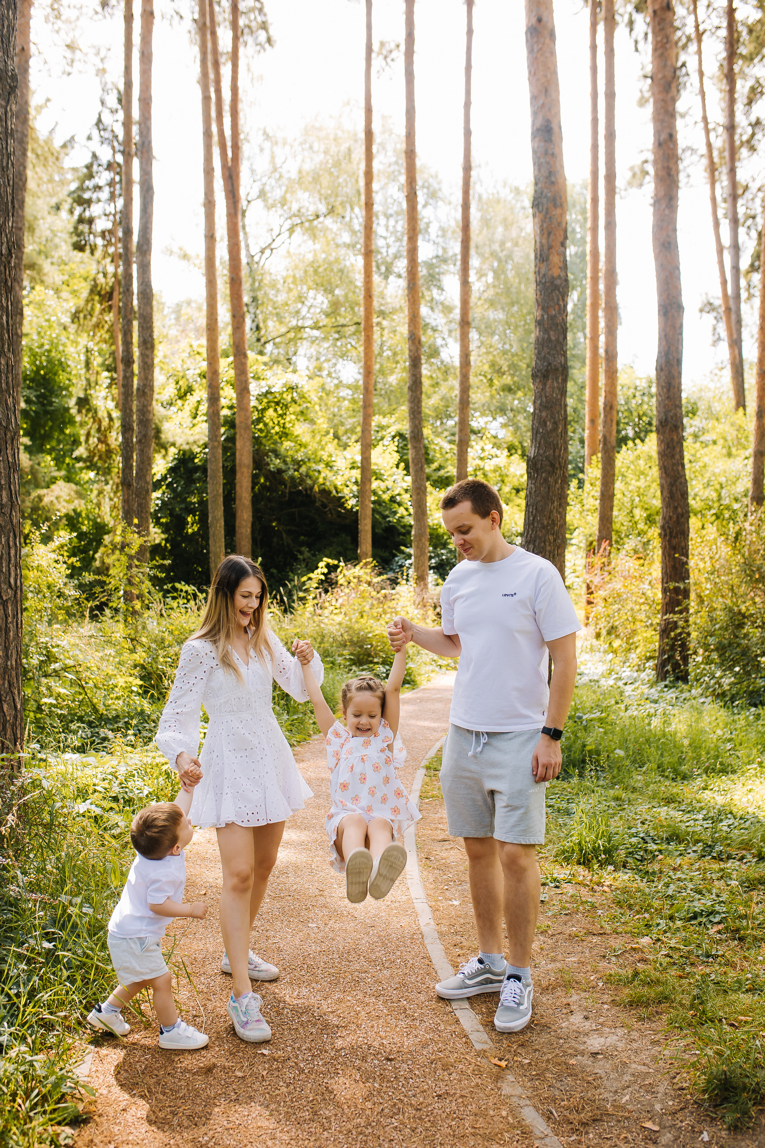 Семейные истории. Свадебный и семейный фотограф в Алматы Laura Dosmann