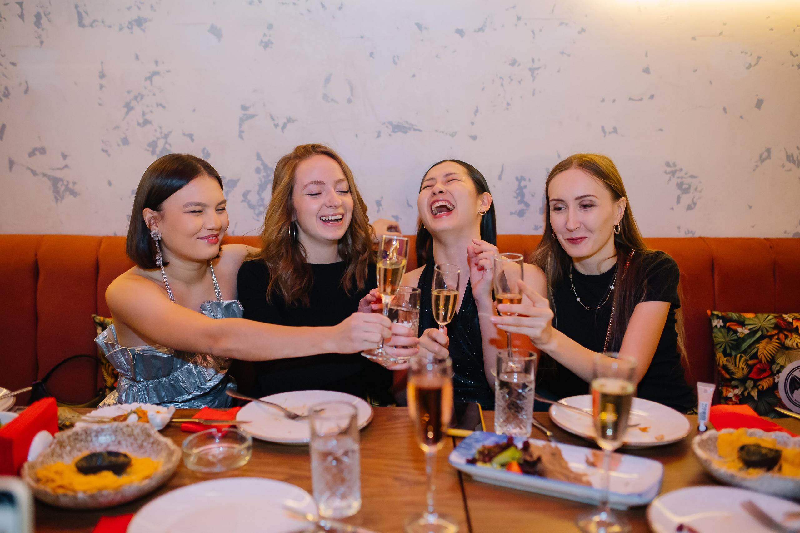 Репортаж. Свадебный и семейный фотограф в Алматы Laura Dosmann