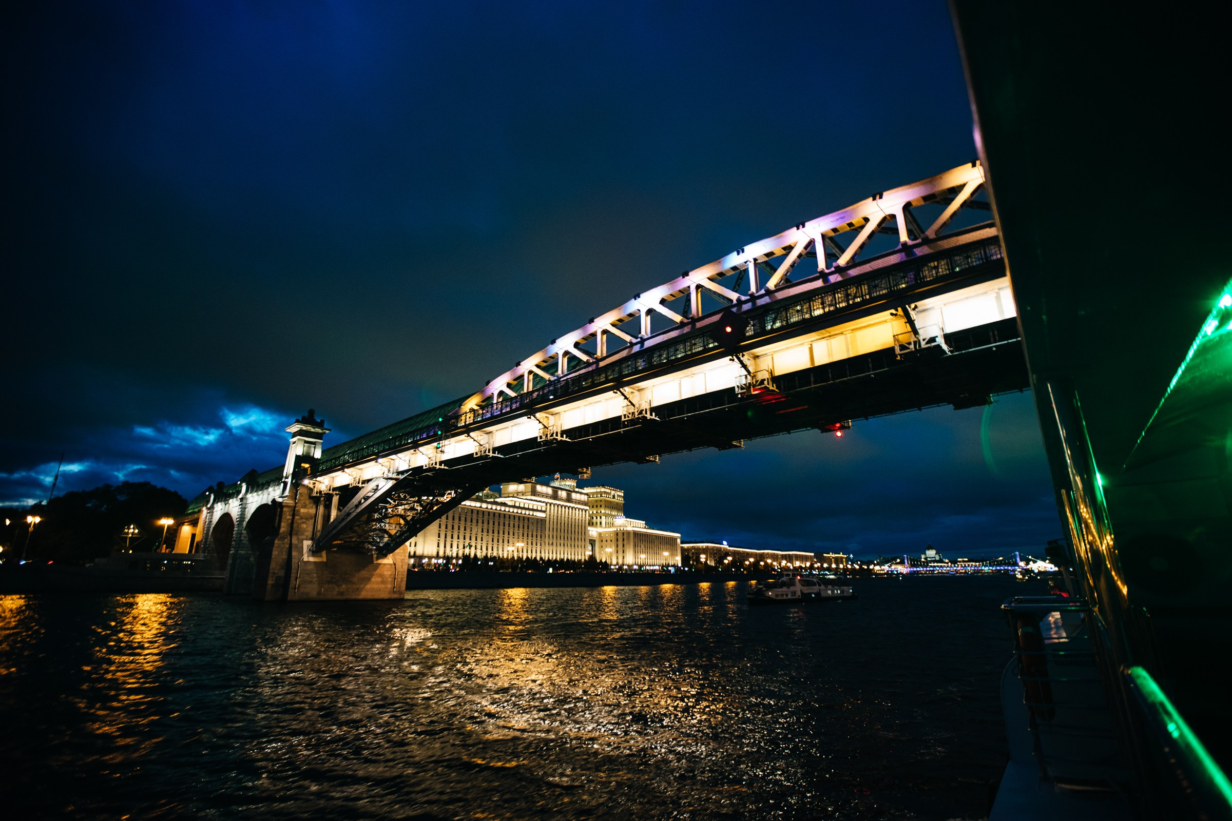 Корпоратив на теплоходе. Женский и репортажный фотограф Москва Натали Смирнова