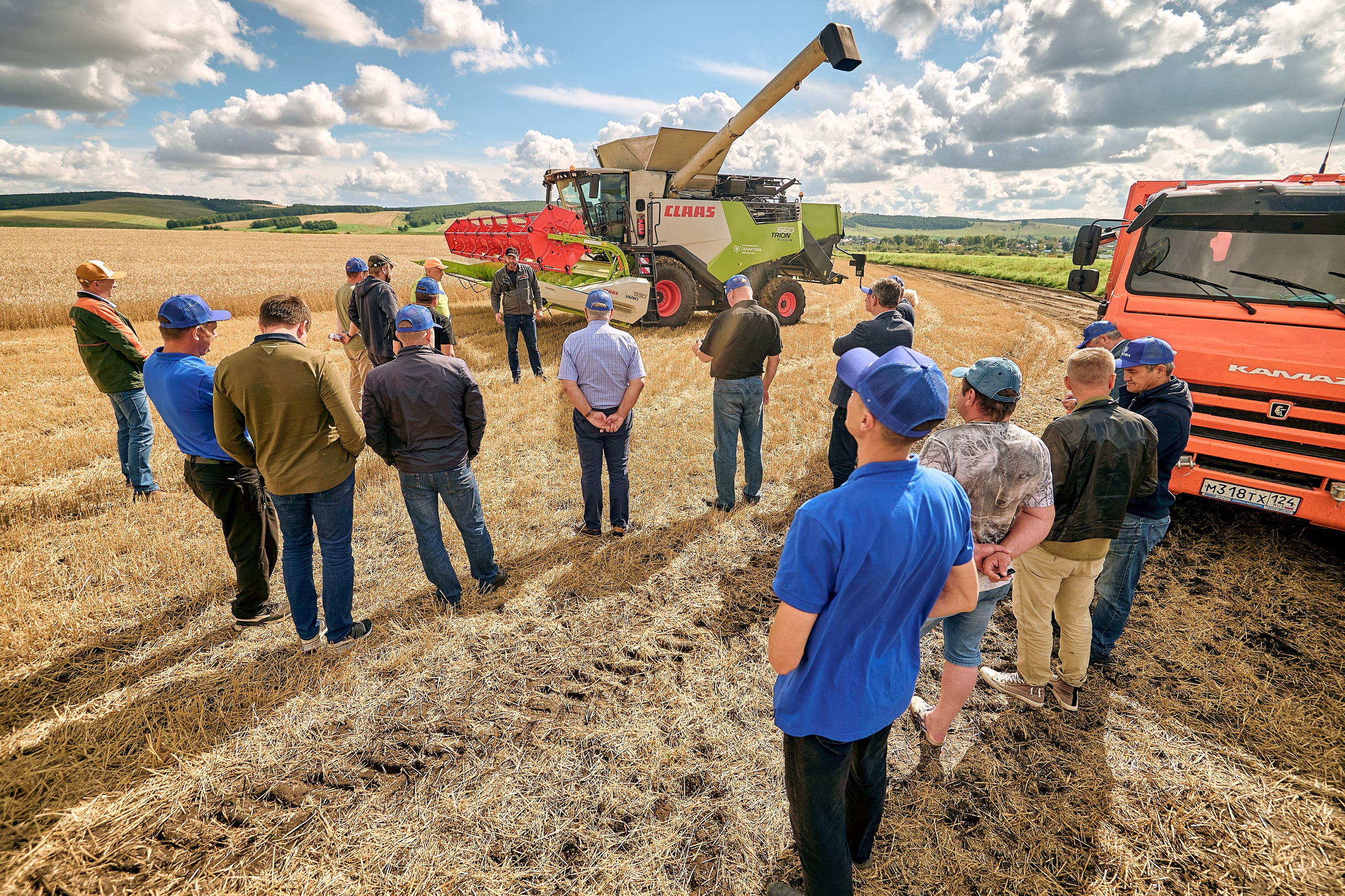 Портфолио репортажной фотосъёмки: сельхозтехника "Галактика". Фотограф Яковлев Роман — Красноярск