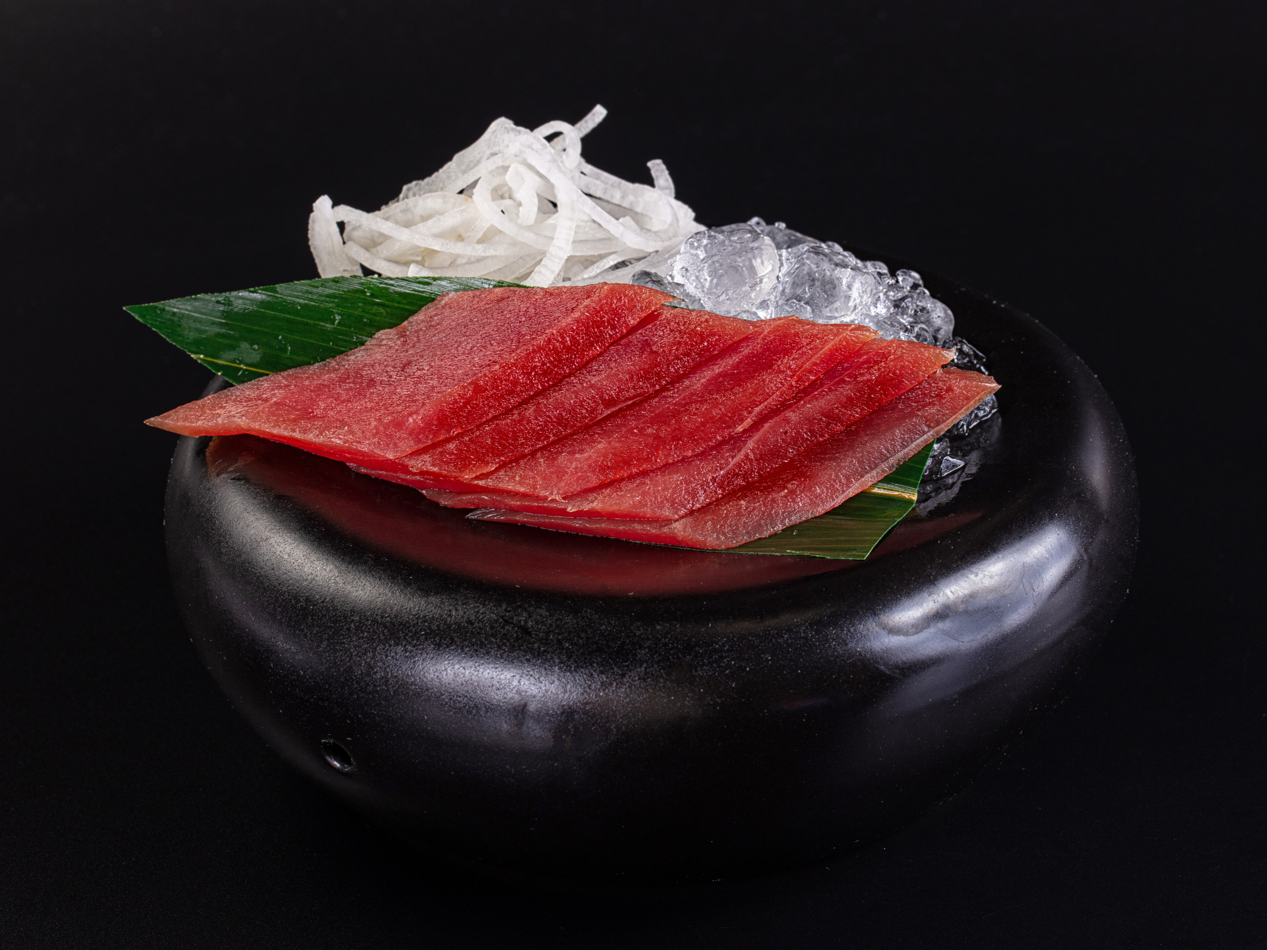 Фотосъемка суши и роллов. Заказ по тел.: +7 (906) 006-90-22. Фуд-фотограф Андрей Старостин — съемка еды в Москве. 9000 руб. в час