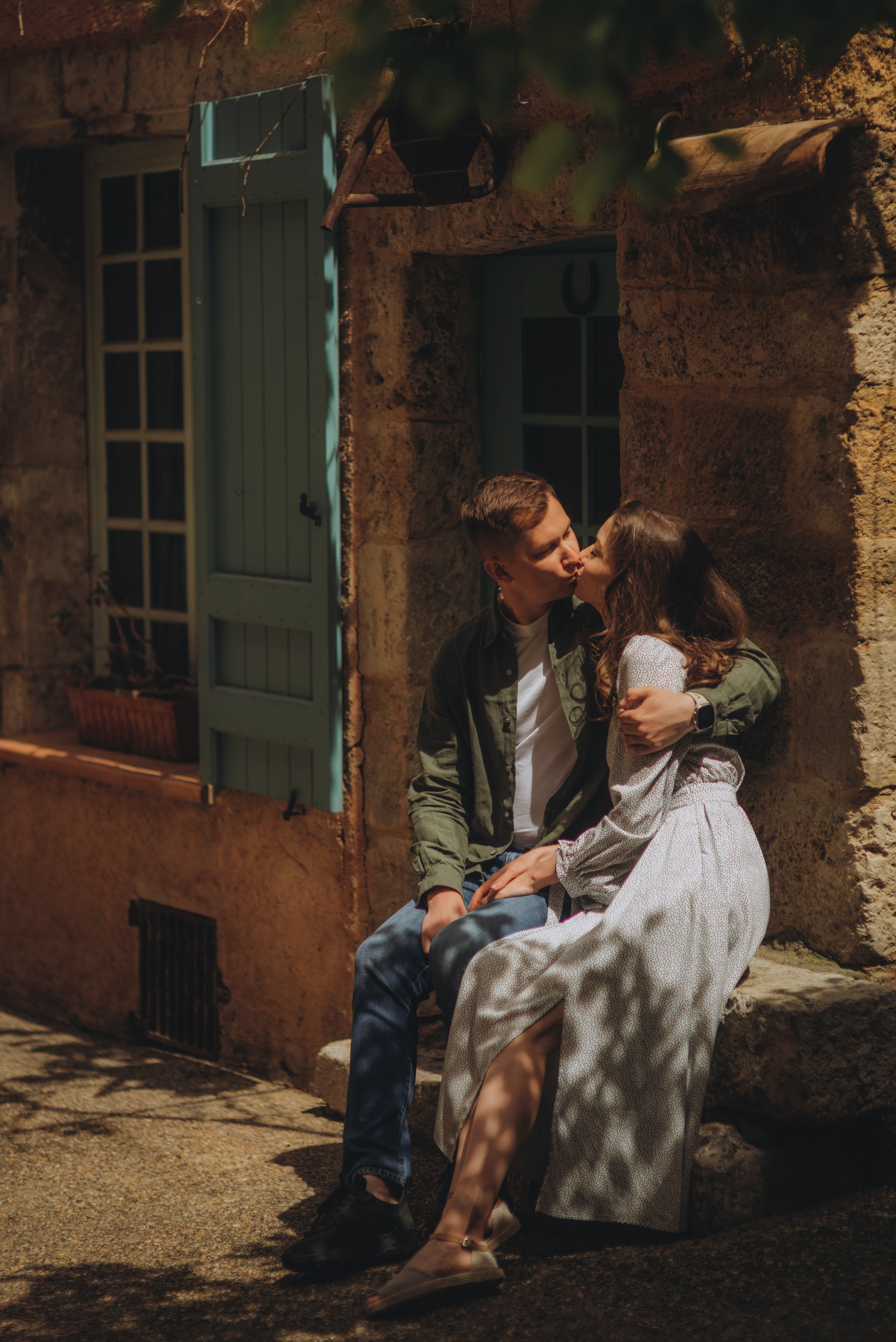 Séances photo dans les villages de Provence. Photographer in Provence Julia Lipiainen
