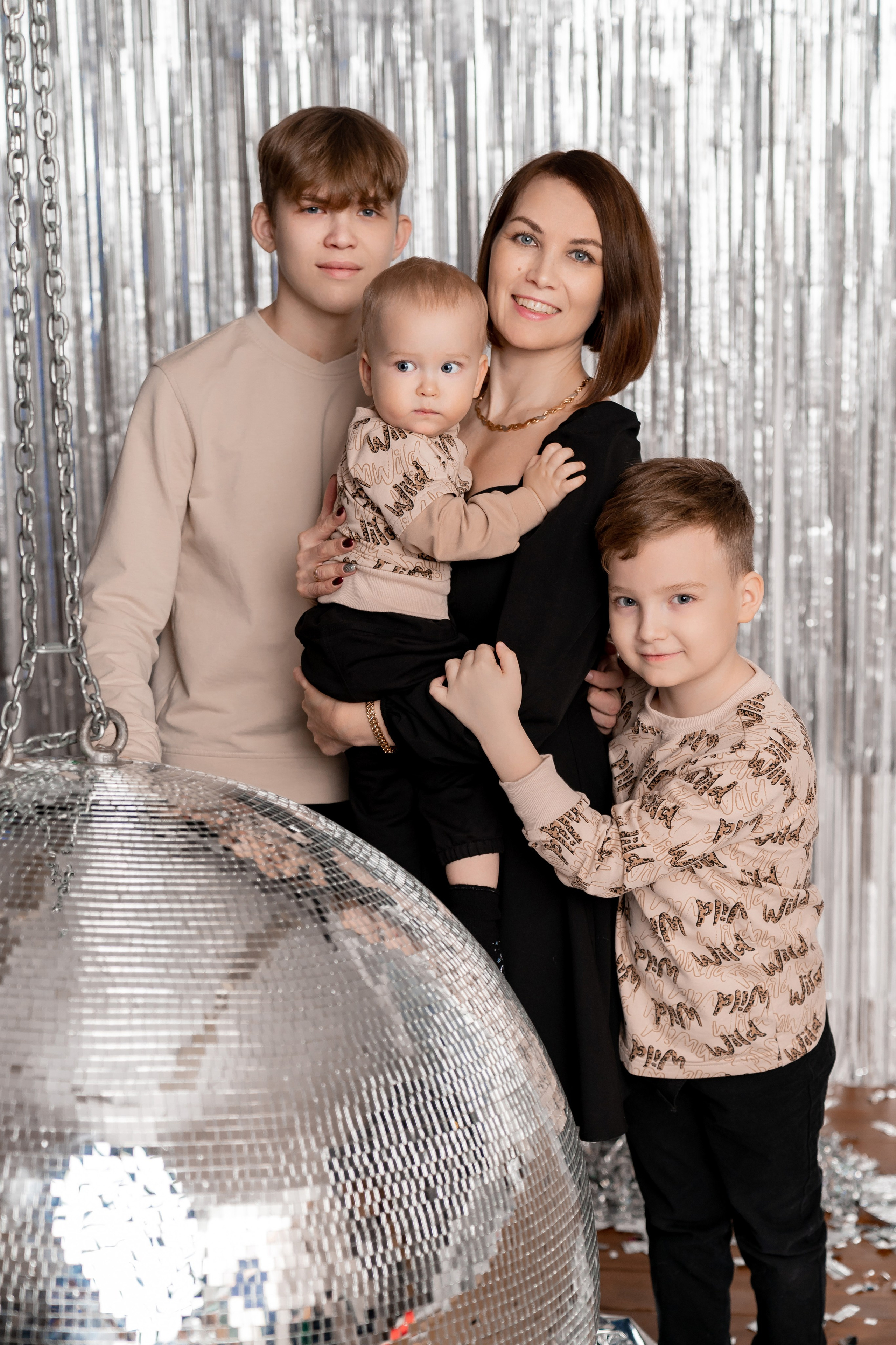 Новогодняя фотостудия. Семейный фотограф СПб Анастасия Василь. Фотосессия на годик