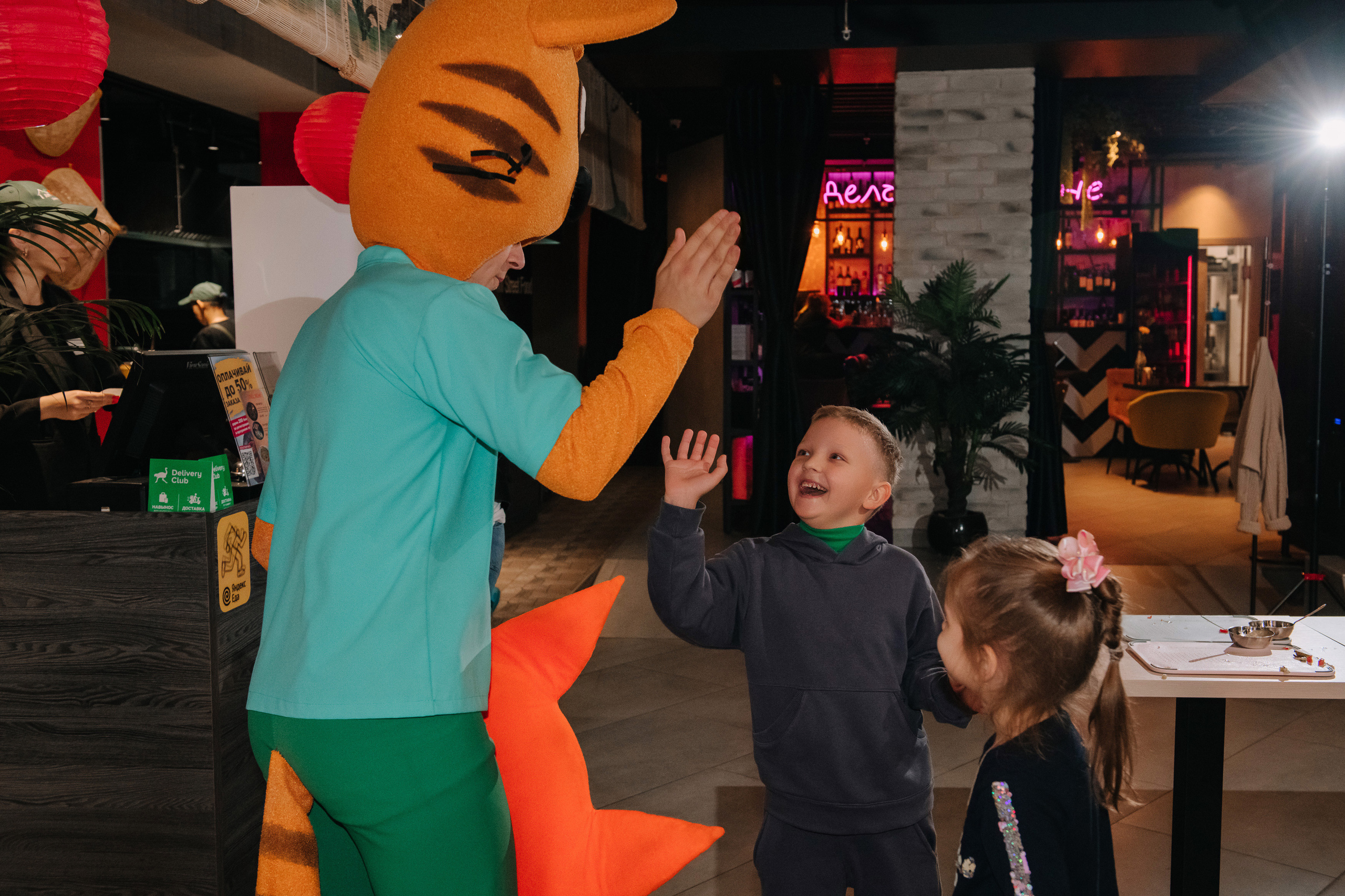 Гастродвор. Детский мастер-класс по приготовлению чикен шварма. Фотограф Валерия Голубева (Миронова)