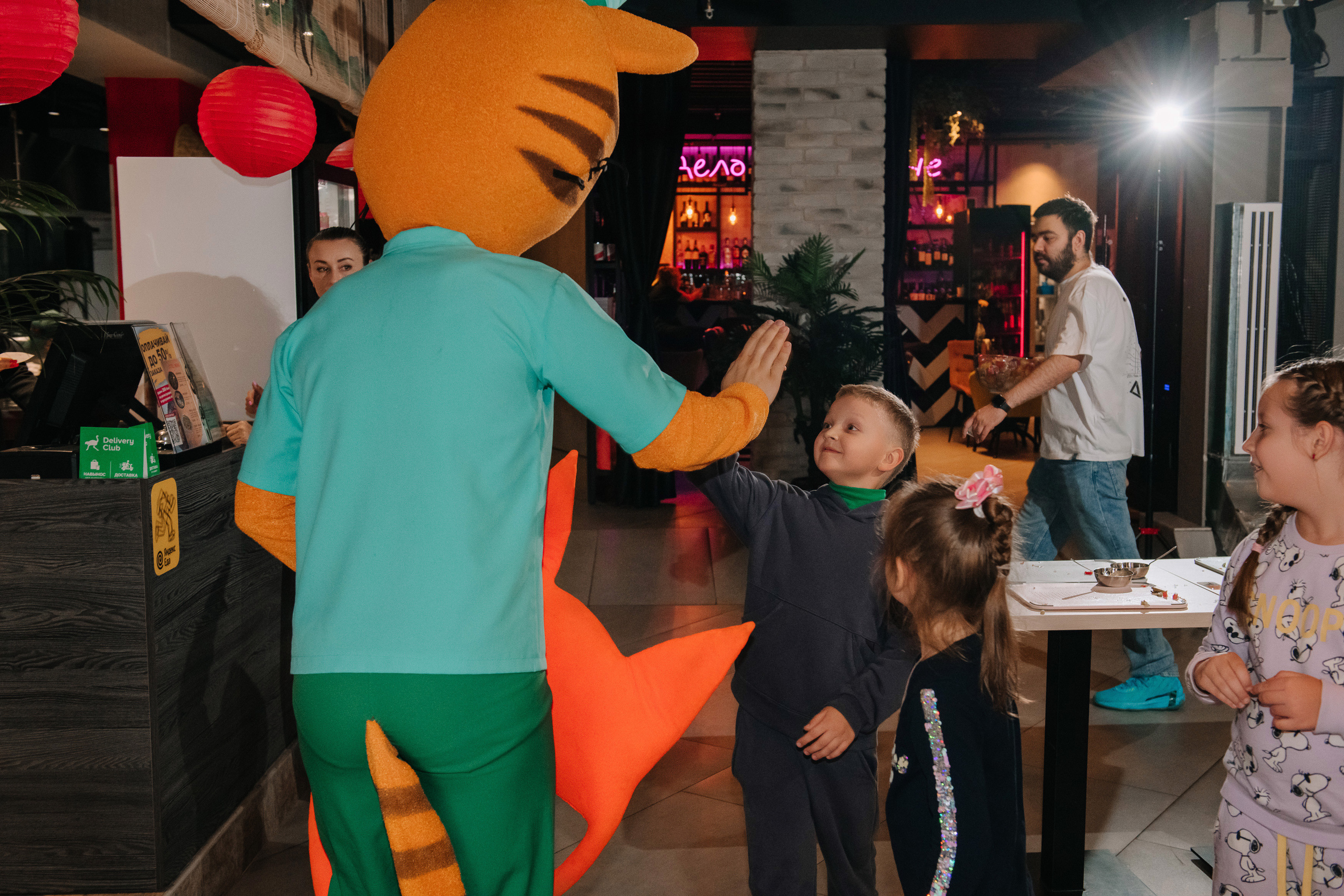 Гастродвор. Детский мастер-класс по приготовлению чикен шварма. Фотограф Валерия Голубева (Миронова)