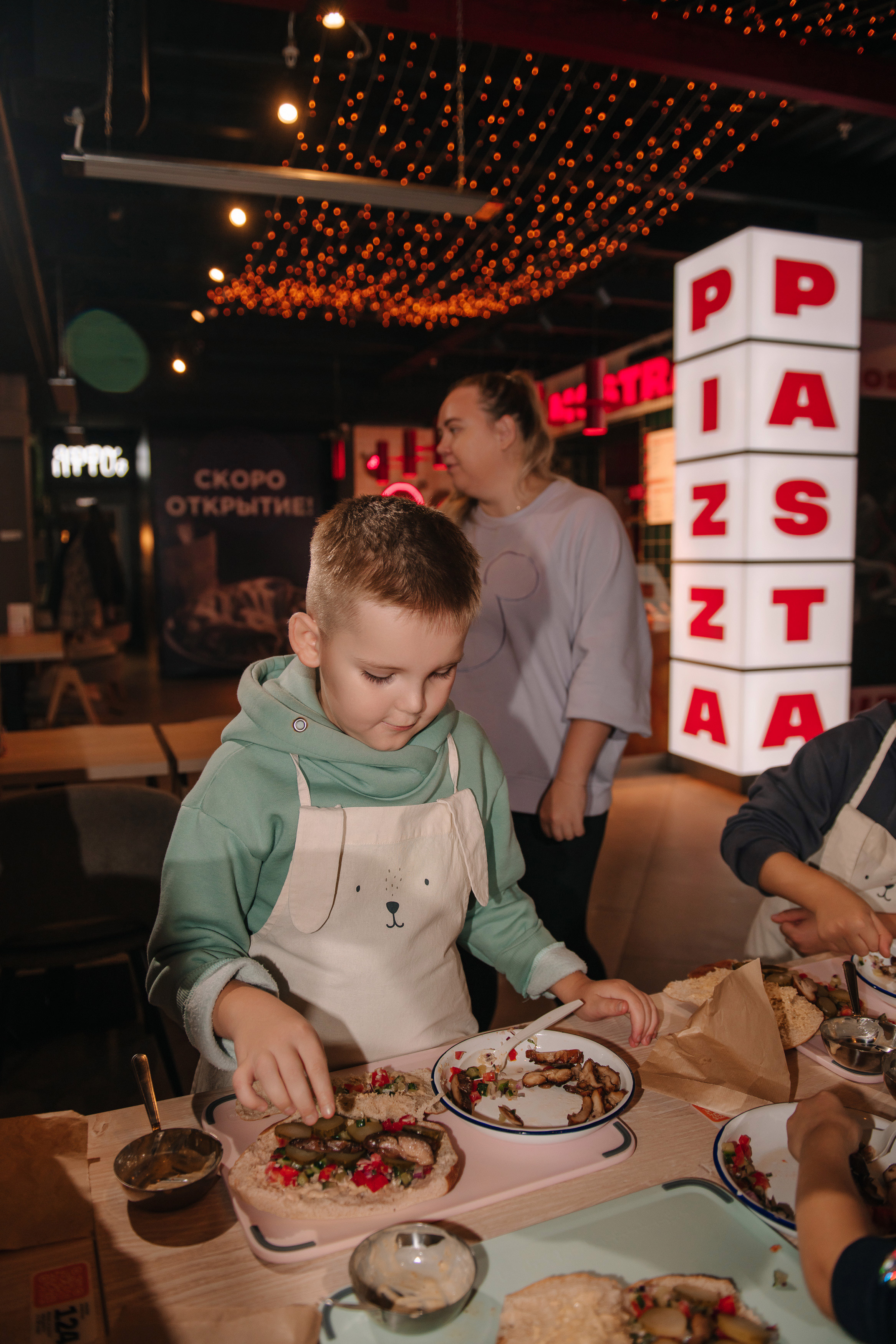 Гастродвор. Детский мастер-класс по приготовлению чикен шварма. Фотограф Валерия Голубева (Миронова)