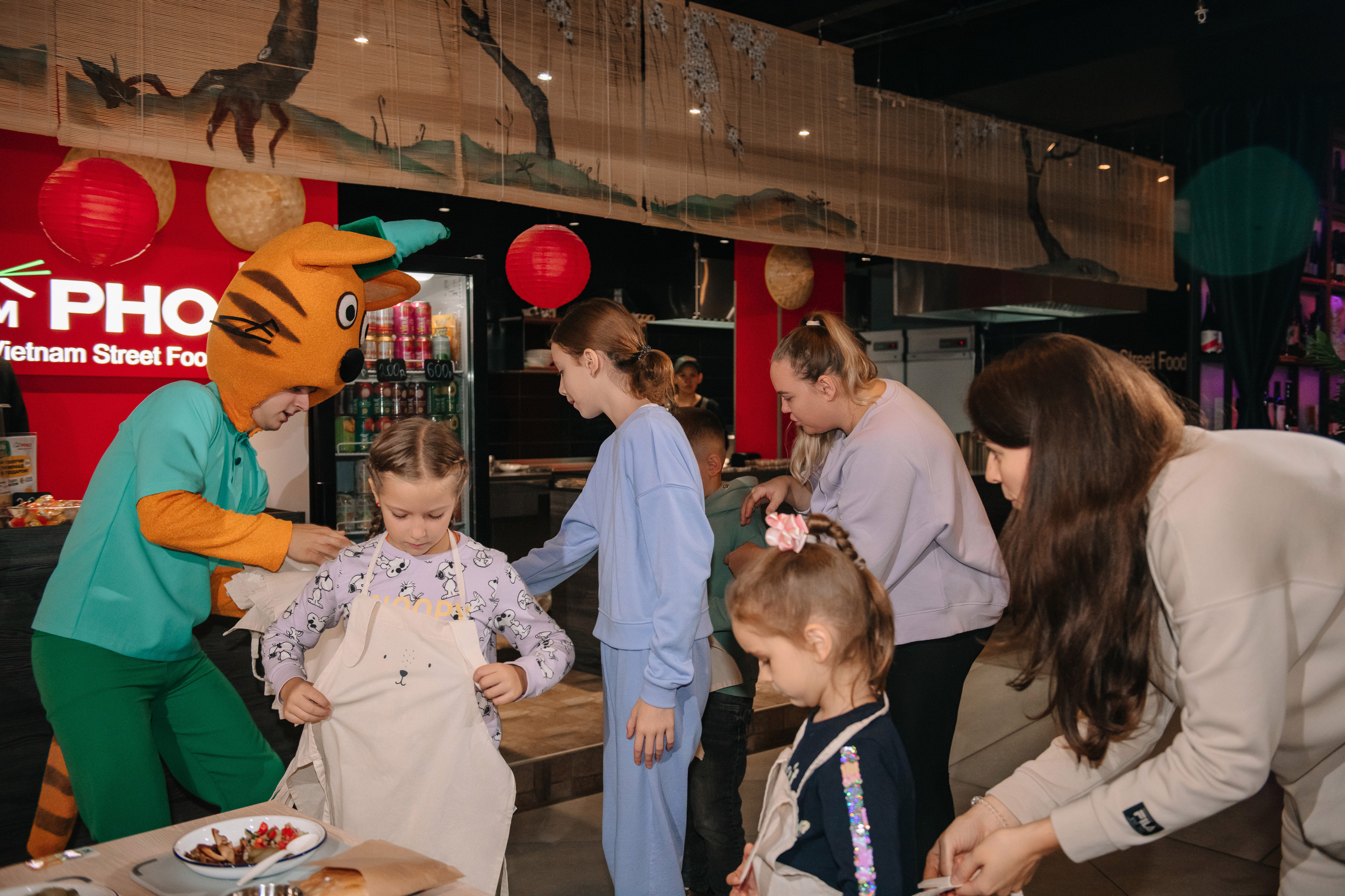 Гастродвор. Детский мастер-класс по приготовлению чикен шварма. Фотограф Валерия Голубева (Миронова)