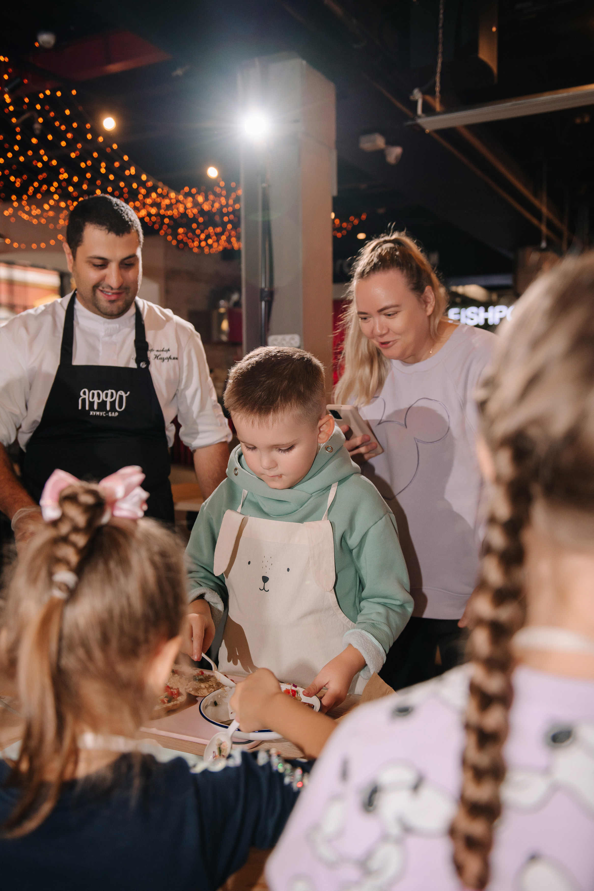 Гастродвор. Детский мастер-класс по приготовлению чикен шварма. Фотограф Валерия Голубева (Миронова)