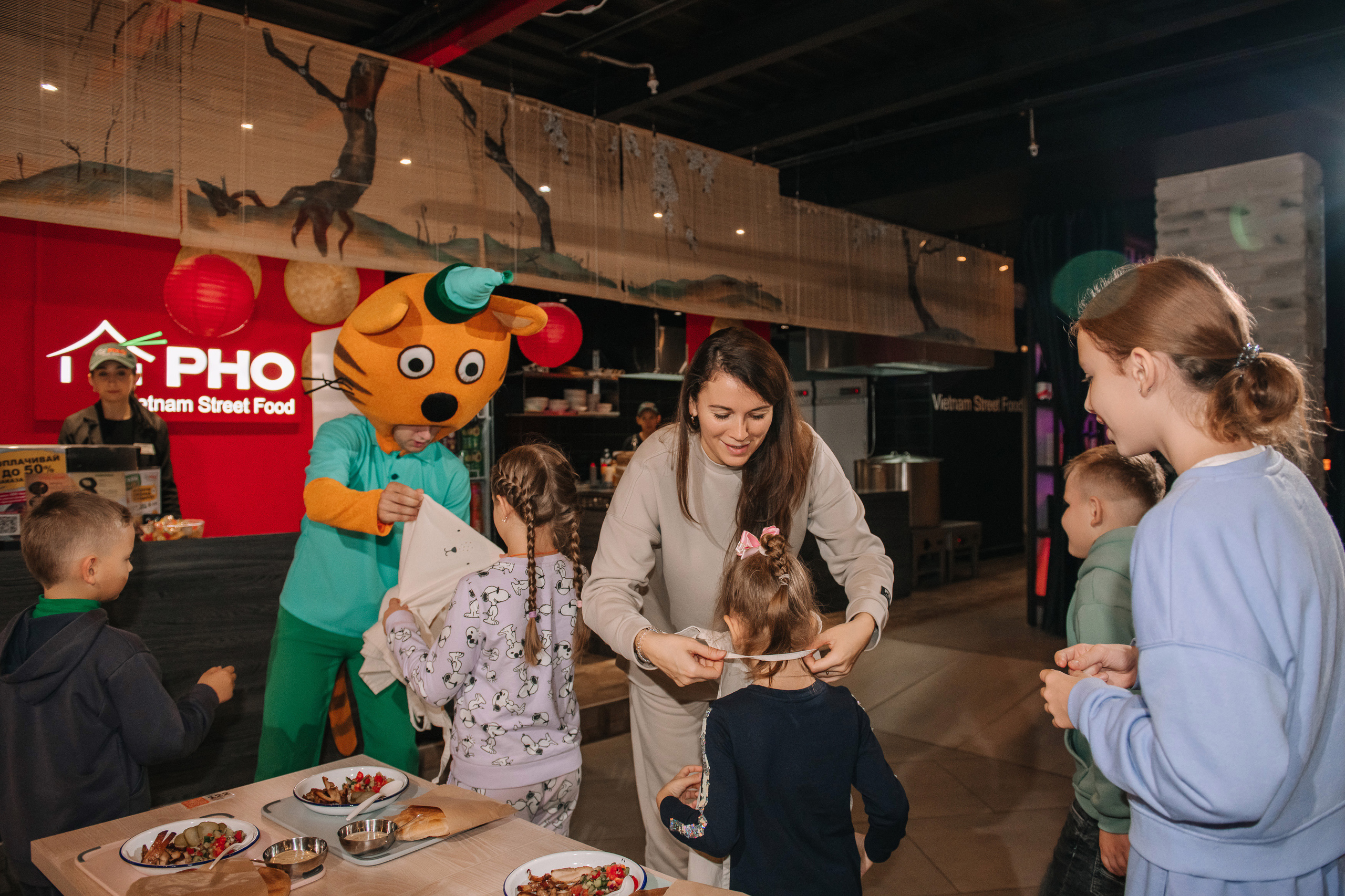 Гастродвор. Детский мастер-класс по приготовлению чикен шварма. Фотограф Валерия Голубева (Миронова)