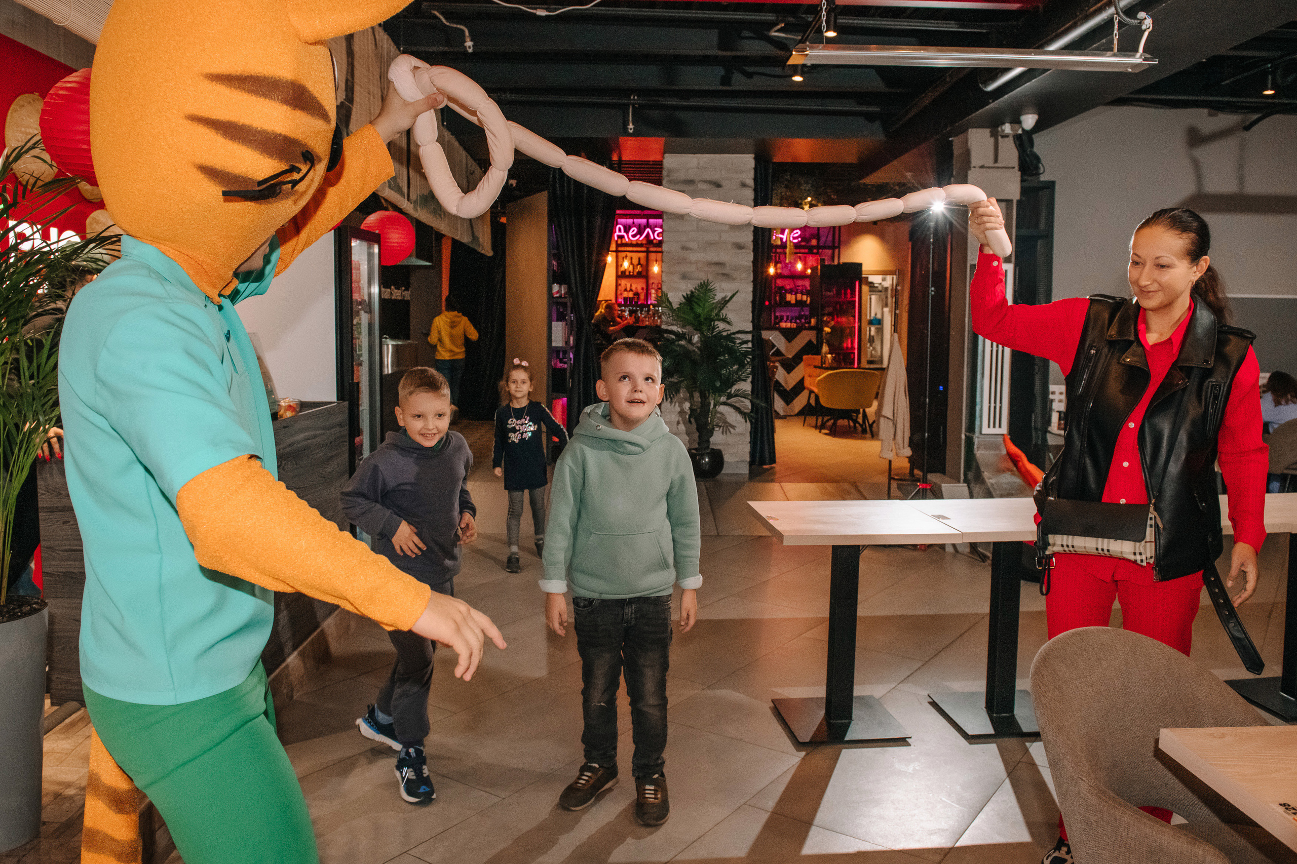 Гастродвор. Детский мастер-класс по приготовлению чикен шварма. Фотограф Валерия Голубева (Миронова)