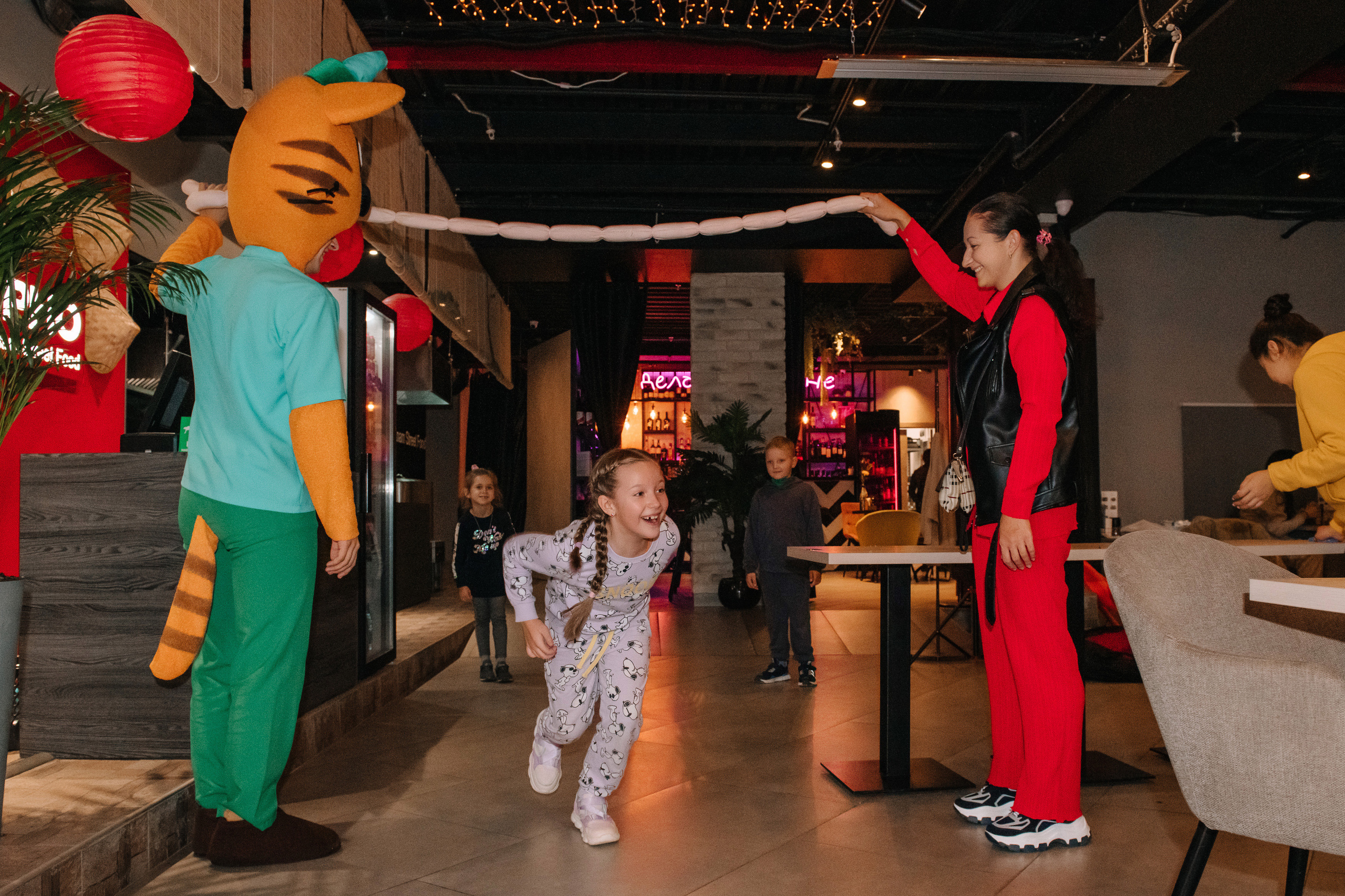 Гастродвор. Детский мастер-класс по приготовлению чикен шварма. Фотограф Валерия Голубева (Миронова)