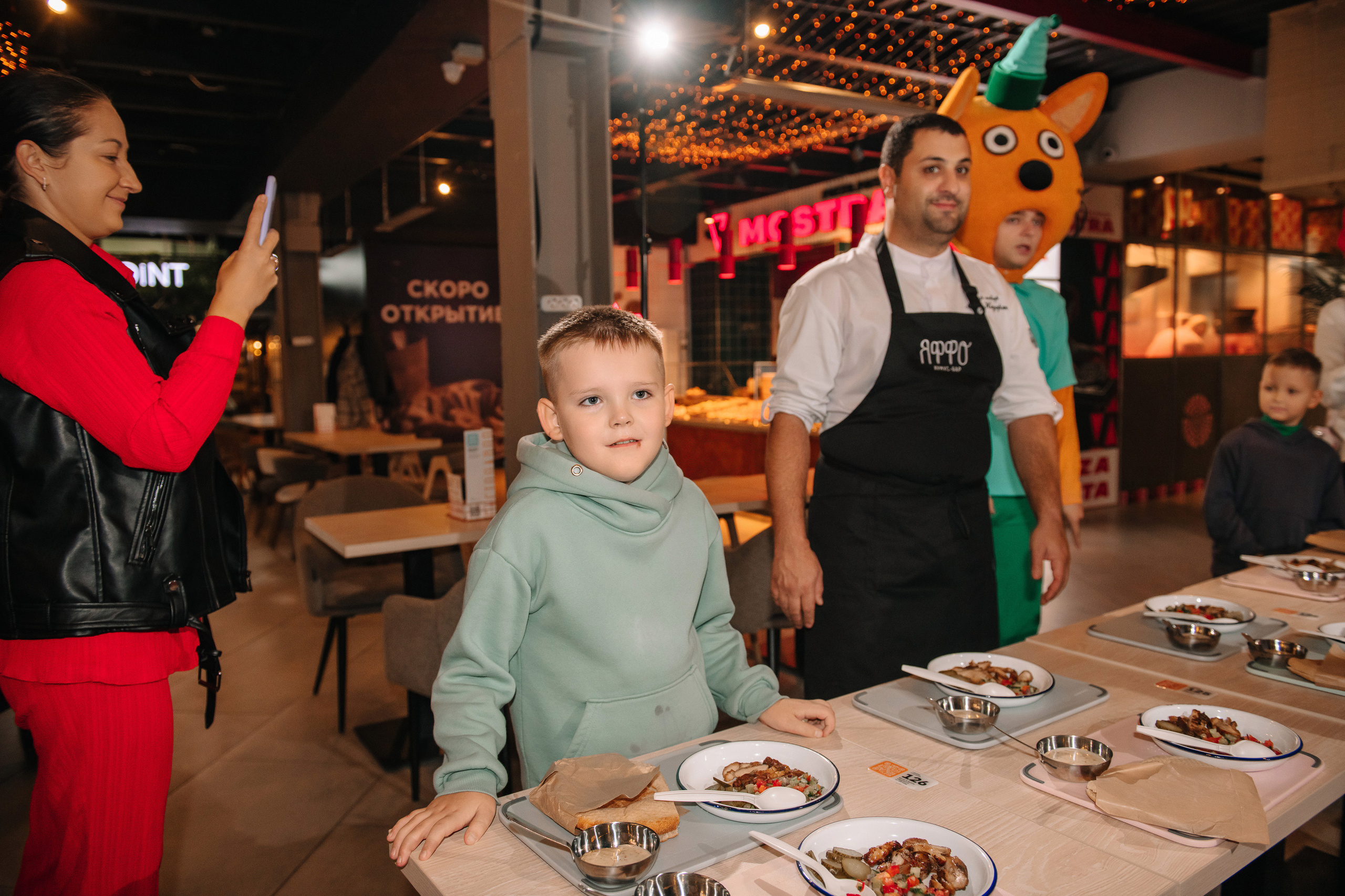 Гастродвор. Детский мастер-класс по приготовлению чикен шварма. Фотограф Валерия Голубева (Миронова)
