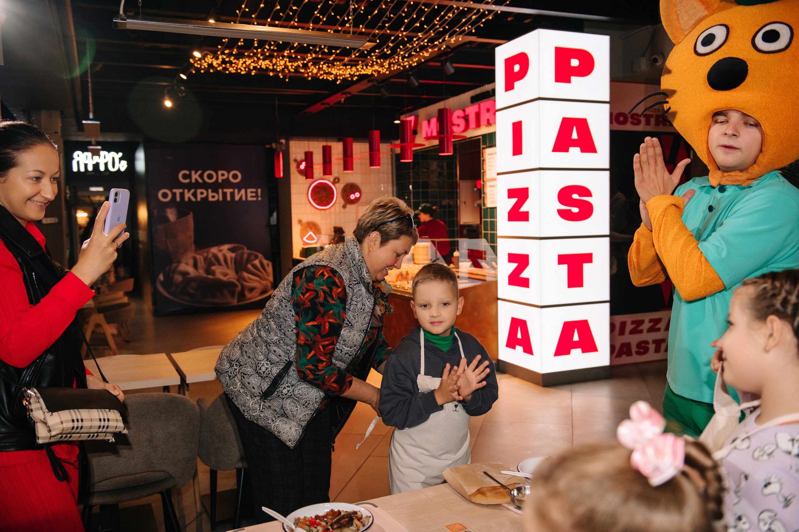 Гастродвор. Детский мастер-класс по приготовлению чикен шварма. Фотограф Валерия Голубева (Миронова)