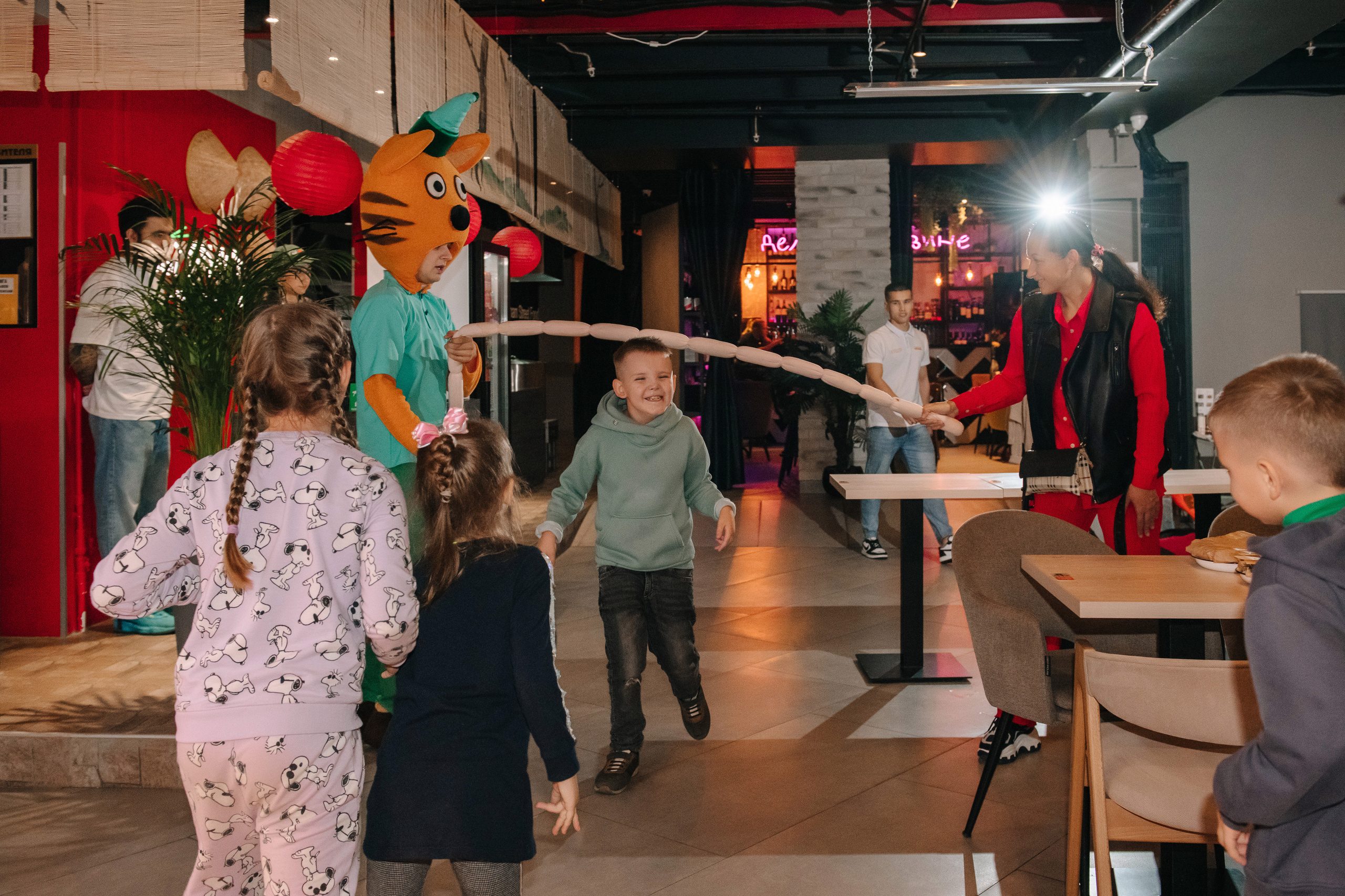 Гастродвор. Детский мастер-класс по приготовлению чикен шварма. Фотограф Валерия Голубева (Миронова)