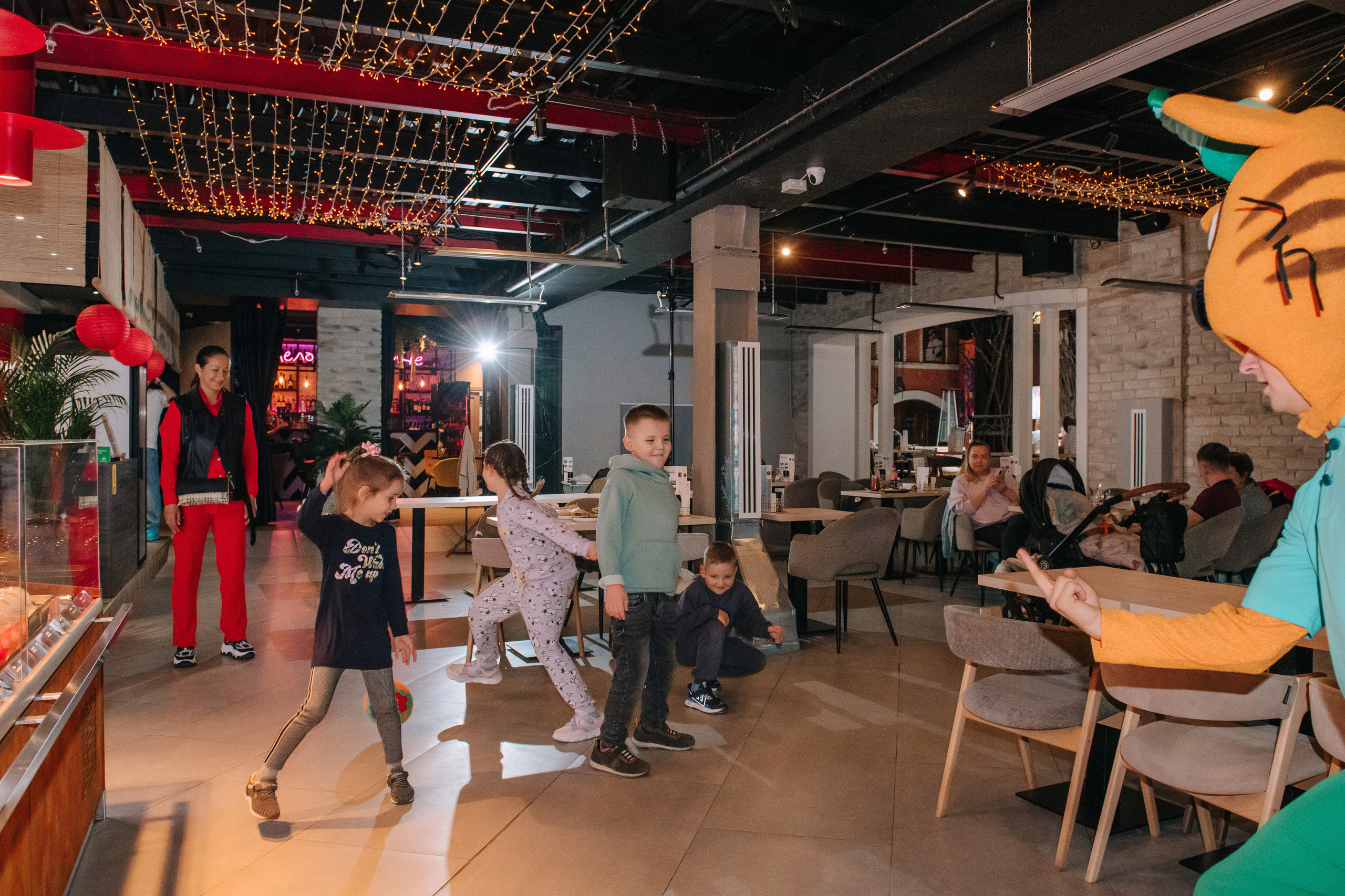 Гастродвор. Детский мастер-класс по приготовлению чикен шварма. Фотограф Валерия Голубева (Миронова)