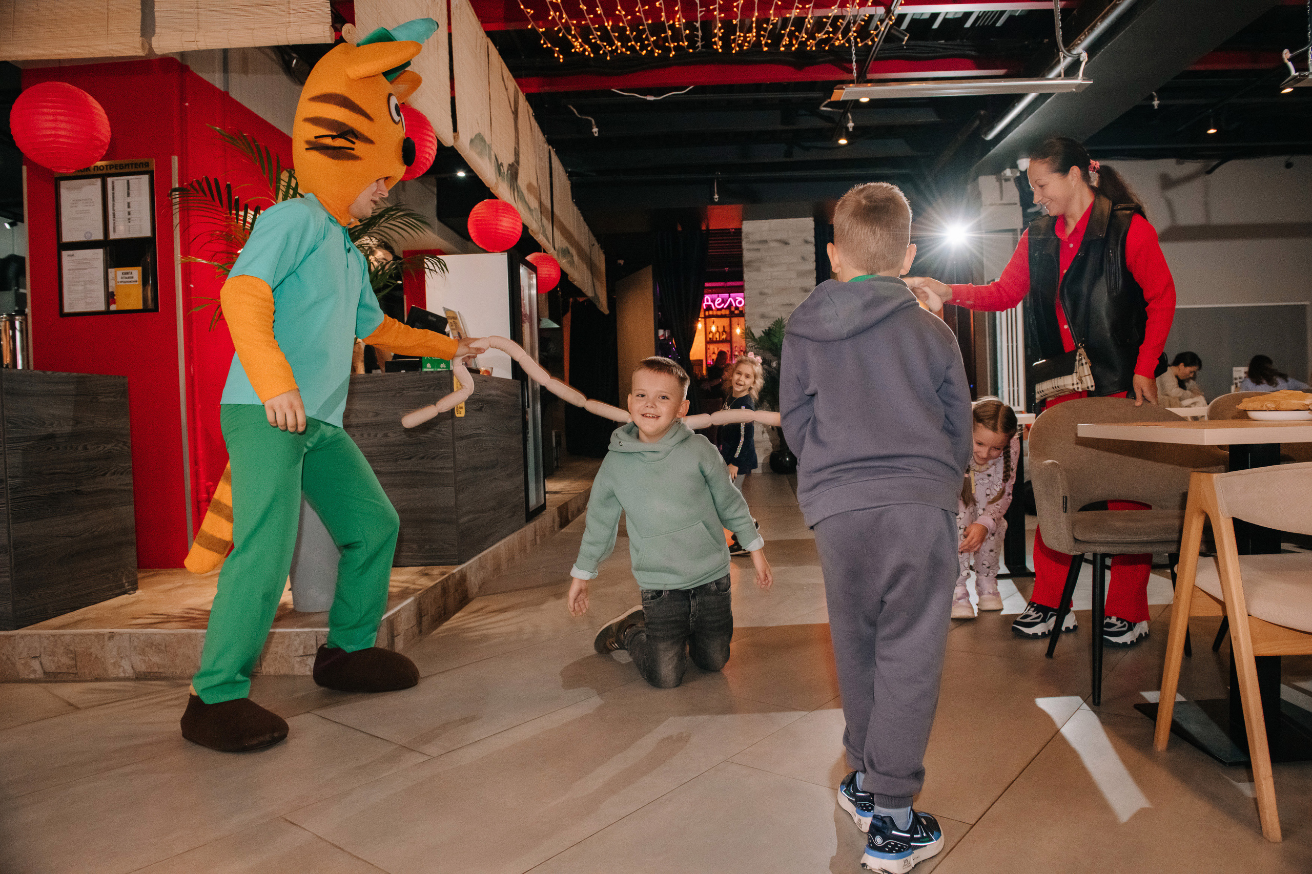 Гастродвор. Детский мастер-класс по приготовлению чикен шварма. Фотограф Валерия Голубева (Миронова)