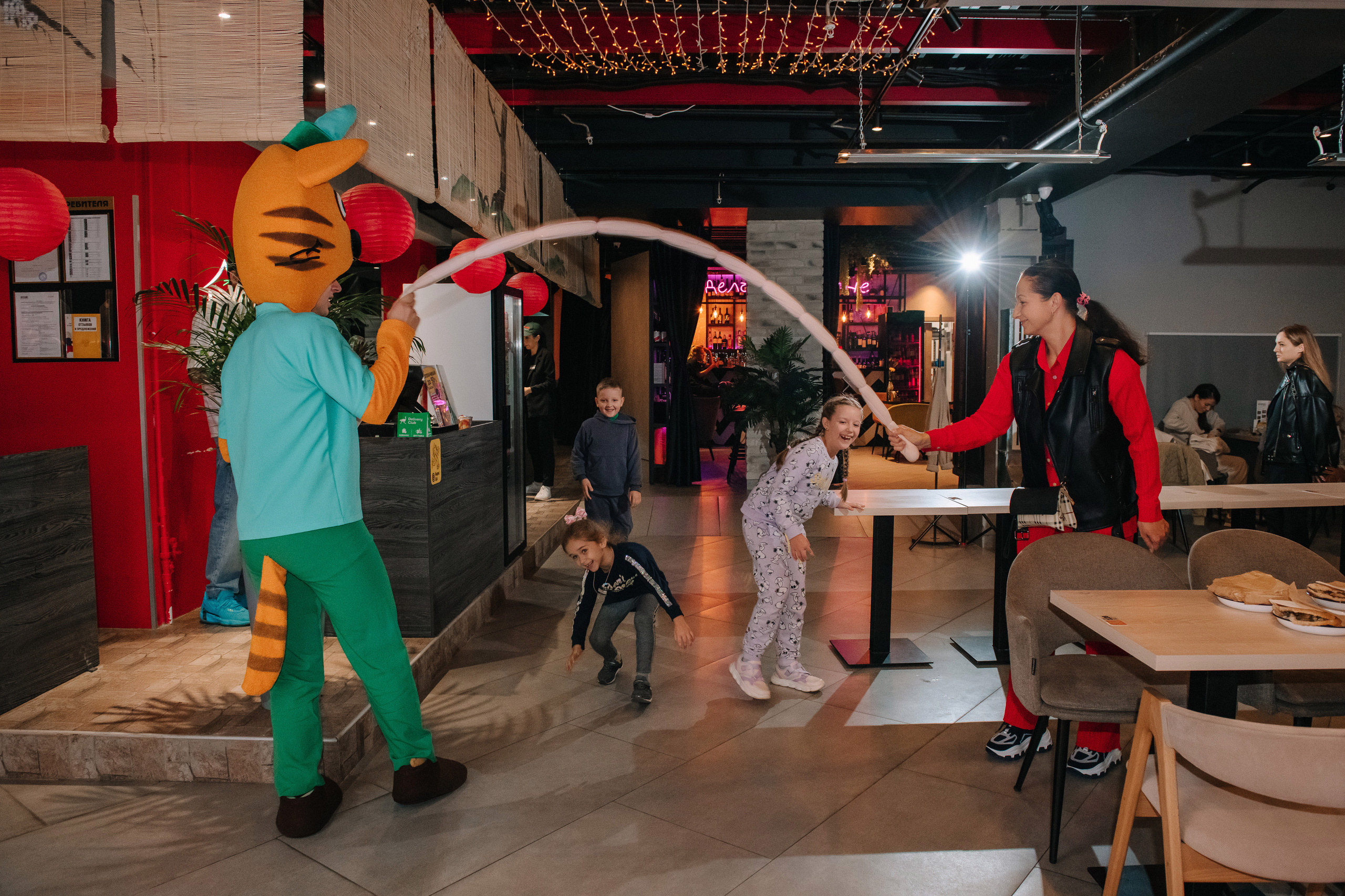 Гастродвор. Детский мастер-класс по приготовлению чикен шварма. Фотограф Валерия Голубева (Миронова)