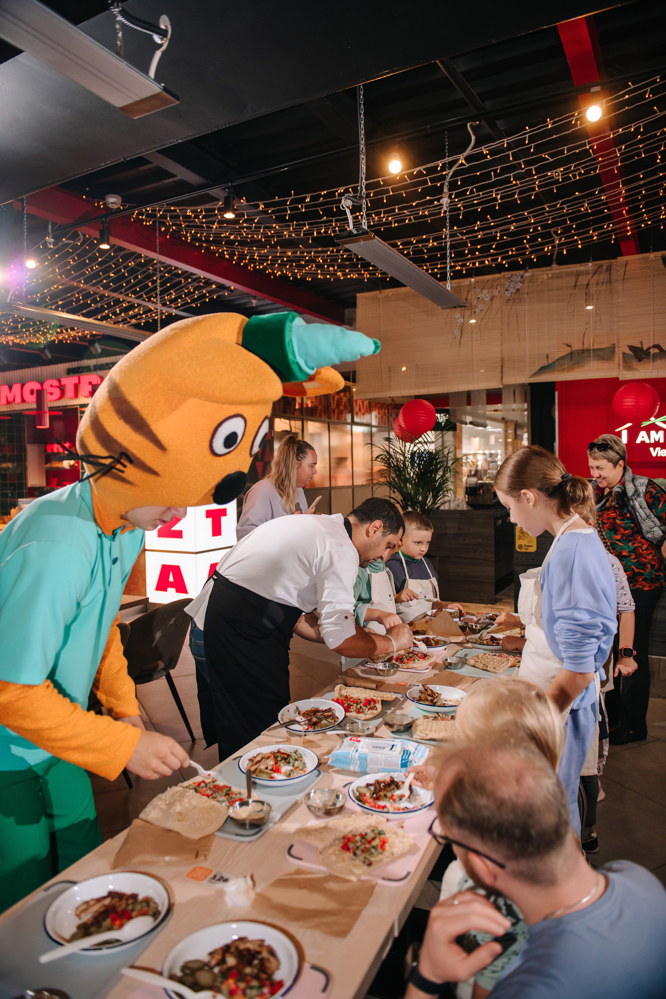 Гастродвор. Детский мастер-класс по приготовлению чикен шварма. Фотограф Валерия Голубева (Миронова)