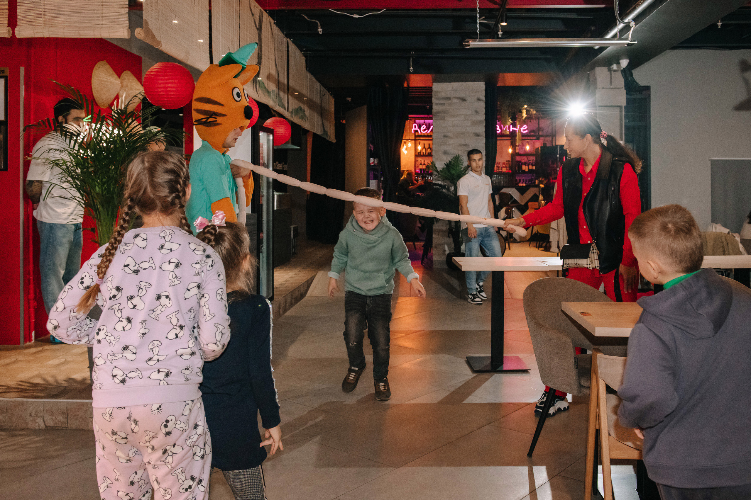 Гастродвор. Детский мастер-класс по приготовлению чикен шварма. Фотограф Валерия Голубева (Миронова)