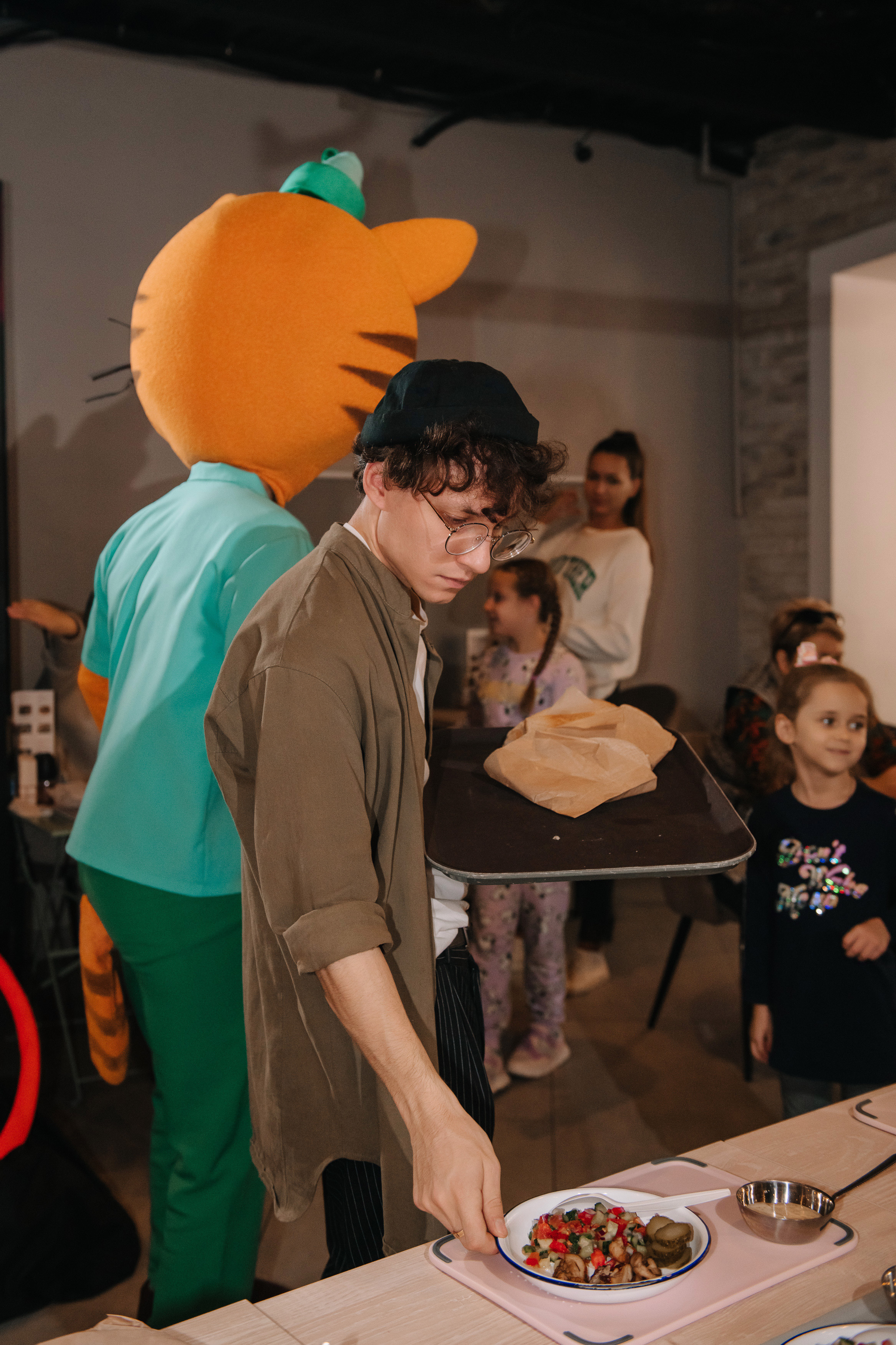 Гастродвор. Детский мастер-класс по приготовлению чикен шварма. Фотограф Валерия Голубева (Миронова)