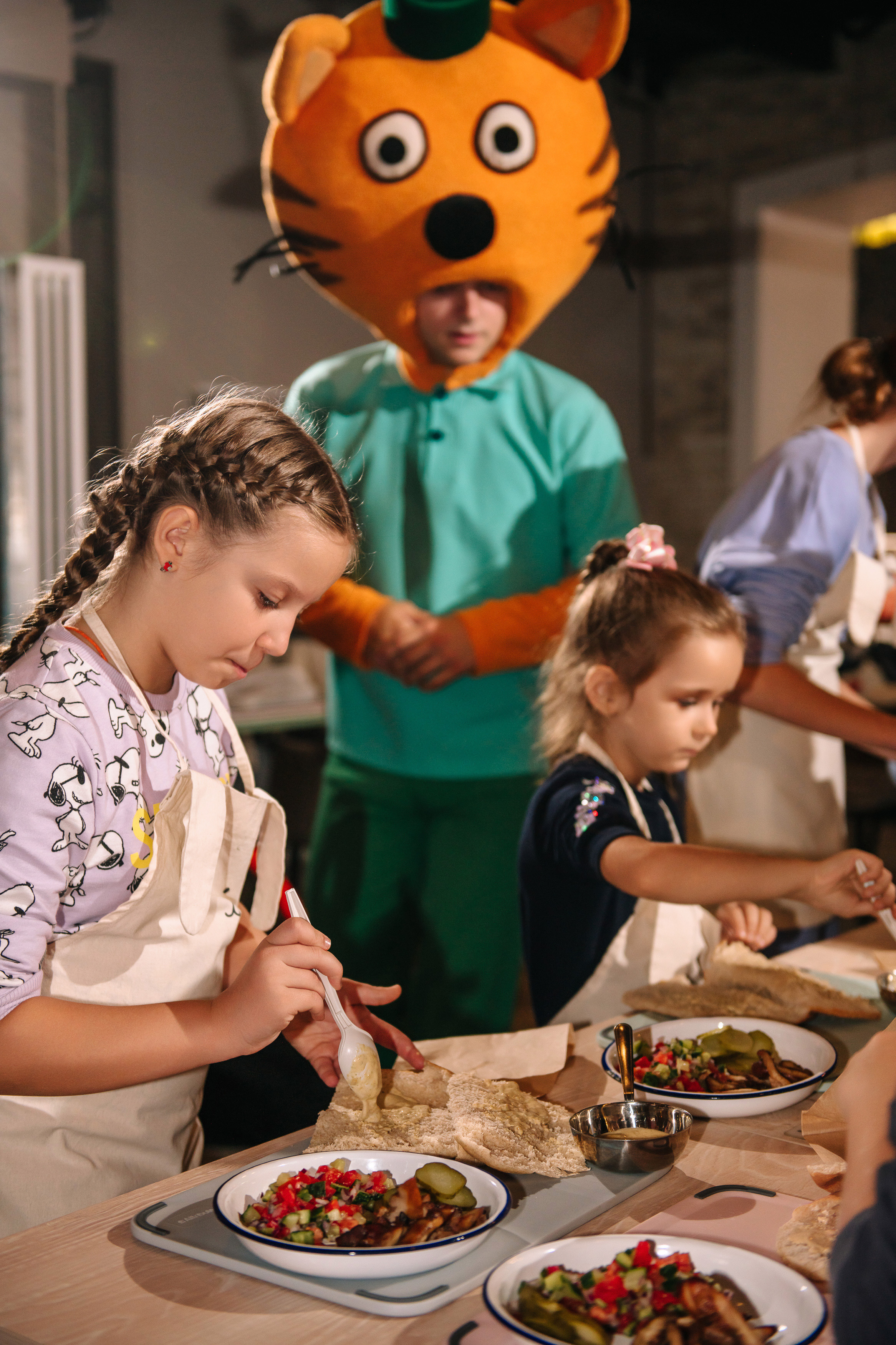 Гастродвор. Детский мастер-класс по приготовлению чикен шварма. Фотограф Валерия Голубева (Миронова)