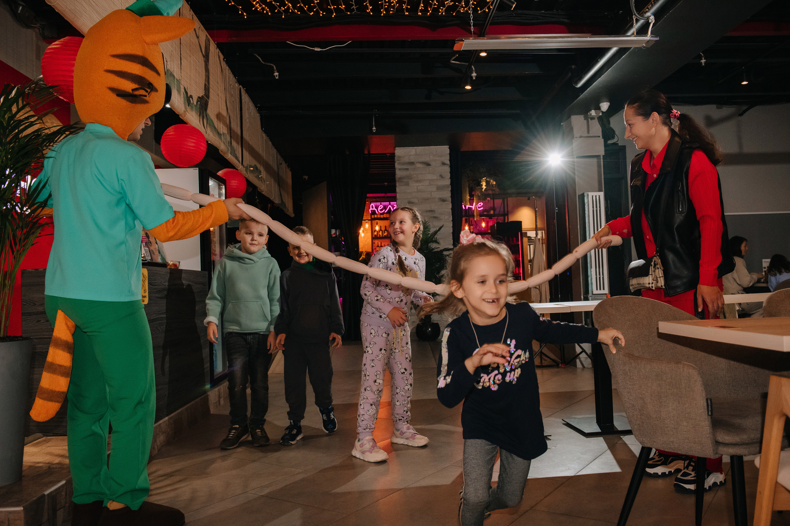 Гастродвор. Детский мастер-класс по приготовлению чикен шварма. Фотограф Валерия Голубева (Миронова)