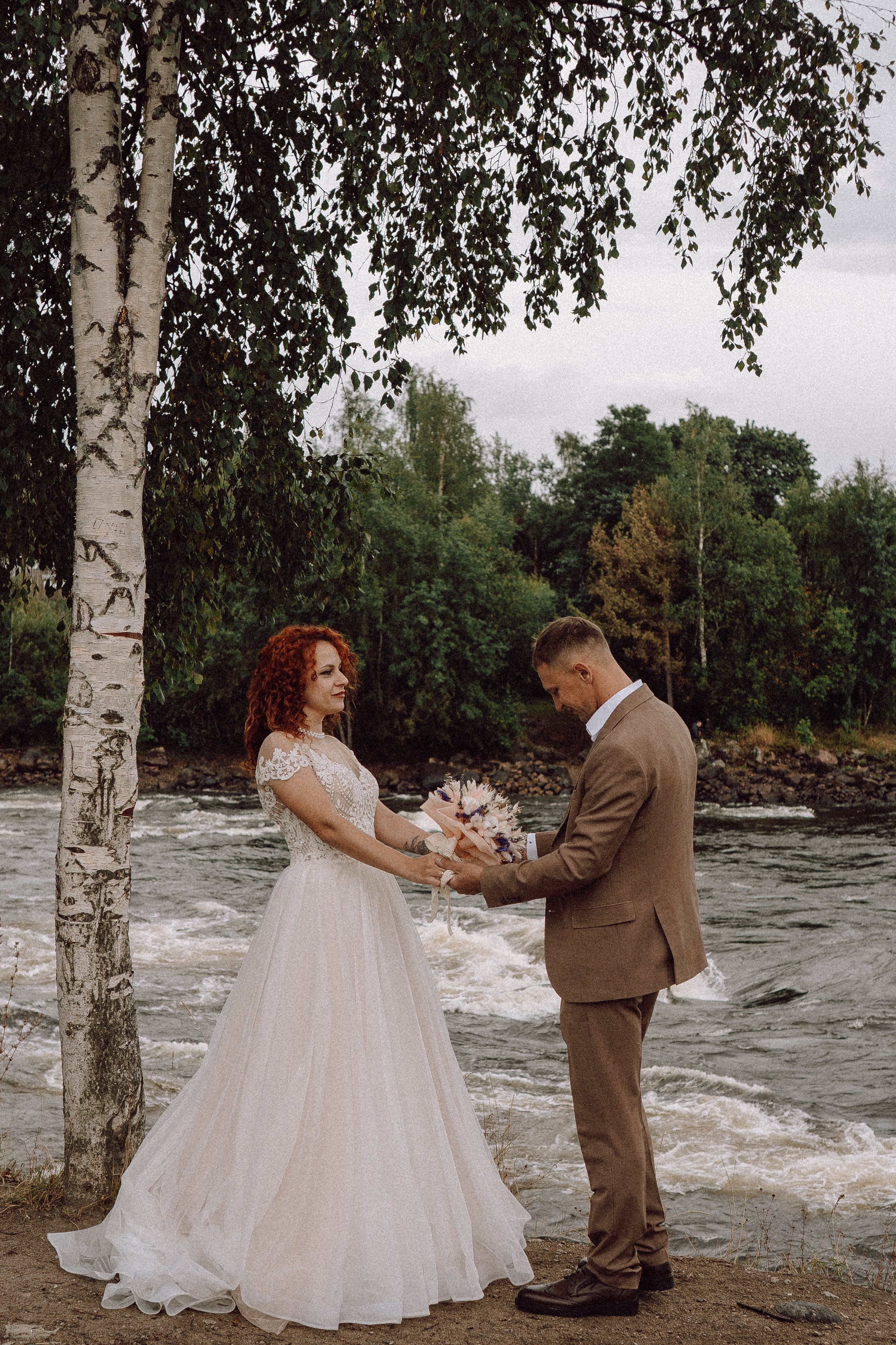 СВАДЕБНАЯ ФОТОСЕССИИЯ ПАРЫ В ГОРОДЕ ПРИОЗЕРСК В СОСНОВОМ ЛЕСУ И С ПИКАПОМ. Профессиональный фотограф, Санкт-Петербург — Виктория Богомолова