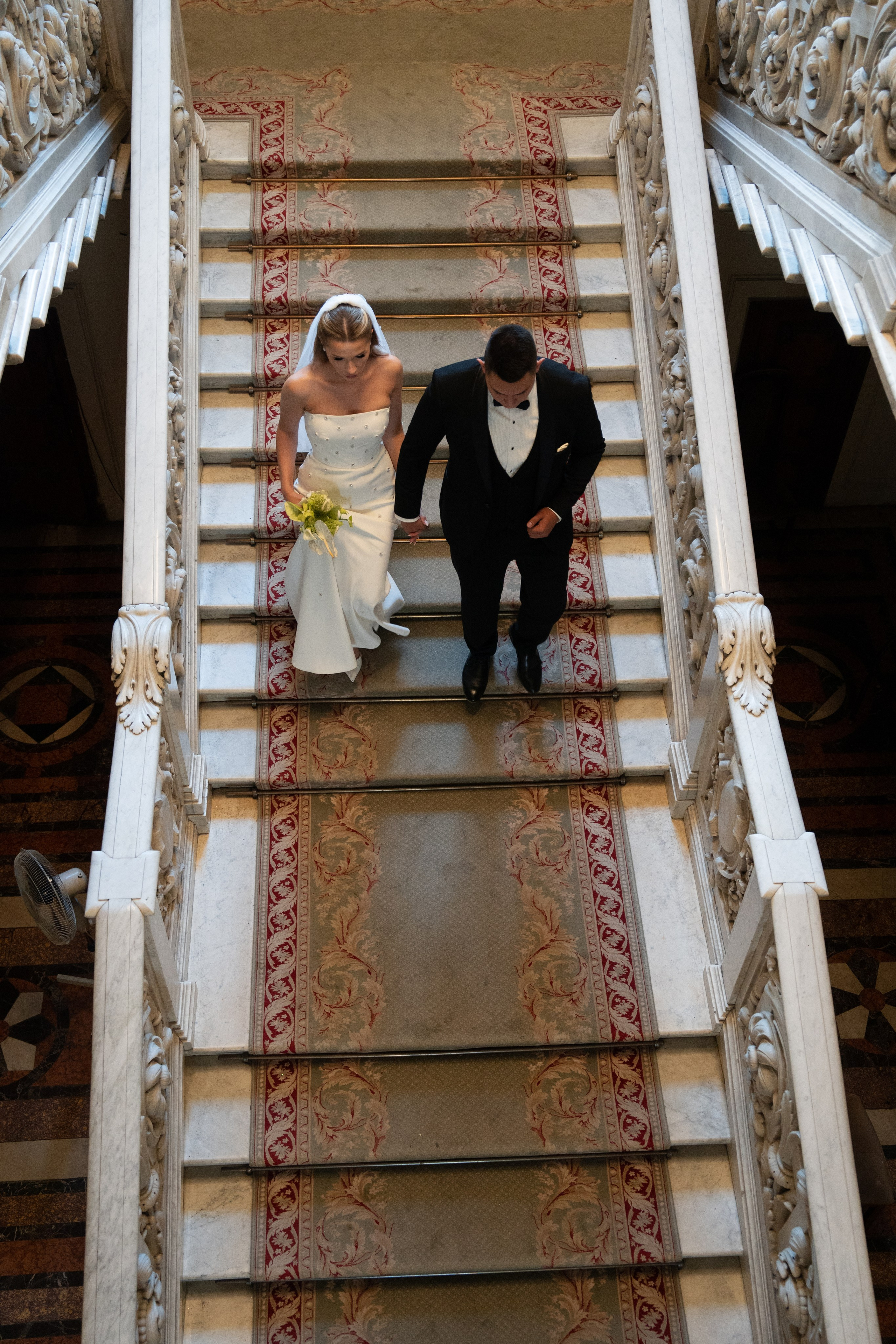 Виктория & Роман. Камерная городская свадьба в видовом ресторане в стиле современная классика. Свадебный фотограф организатор в Санкт-Петербурге Ассоль Опарина