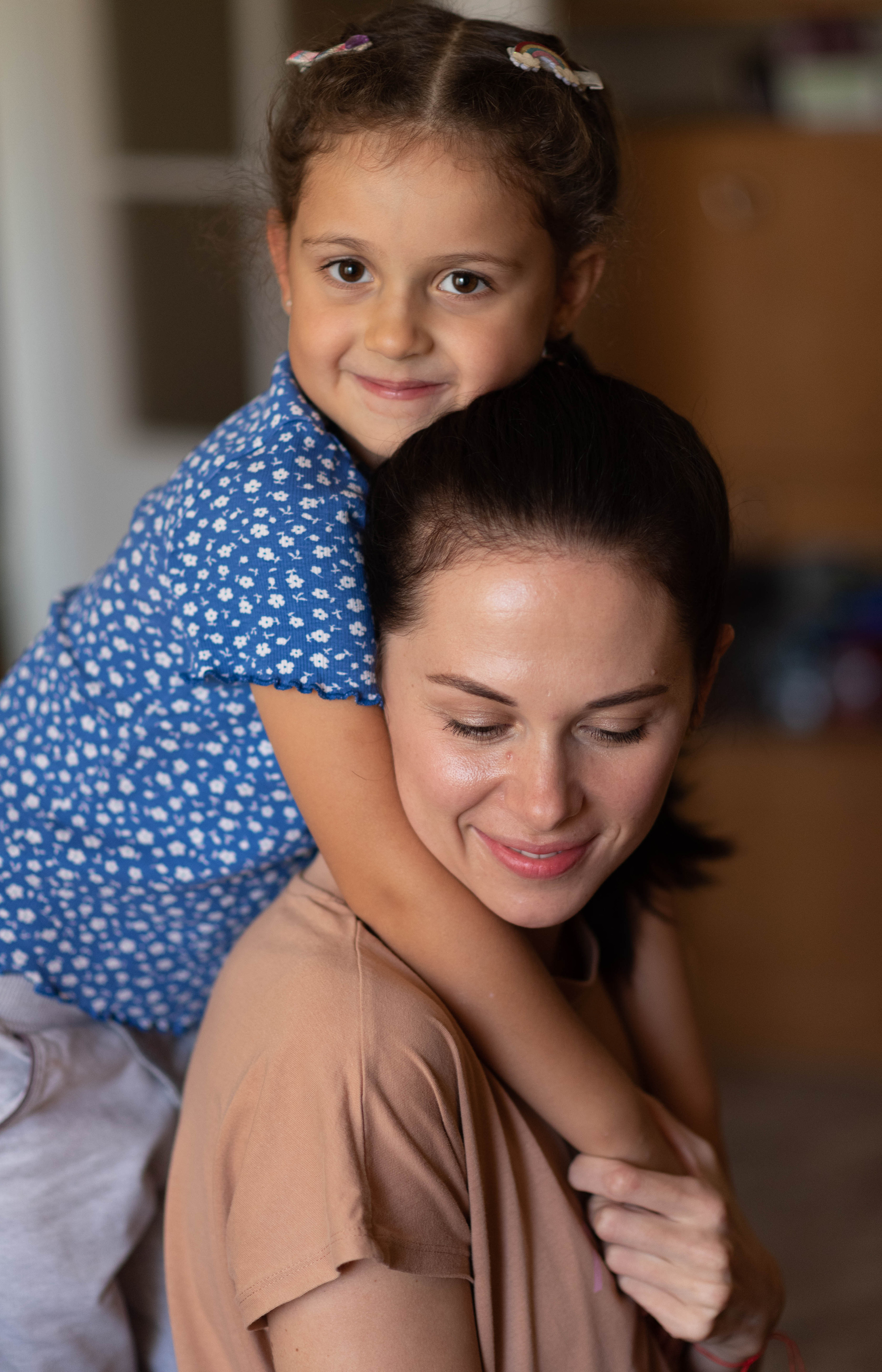 Елена и Карина. Главная