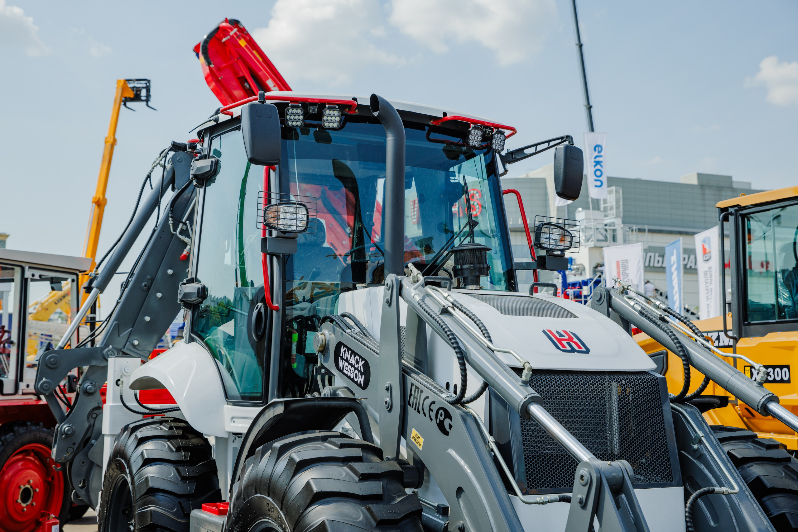 Выставка Спец. Техники. Фотограф Москва Шептаев Артём