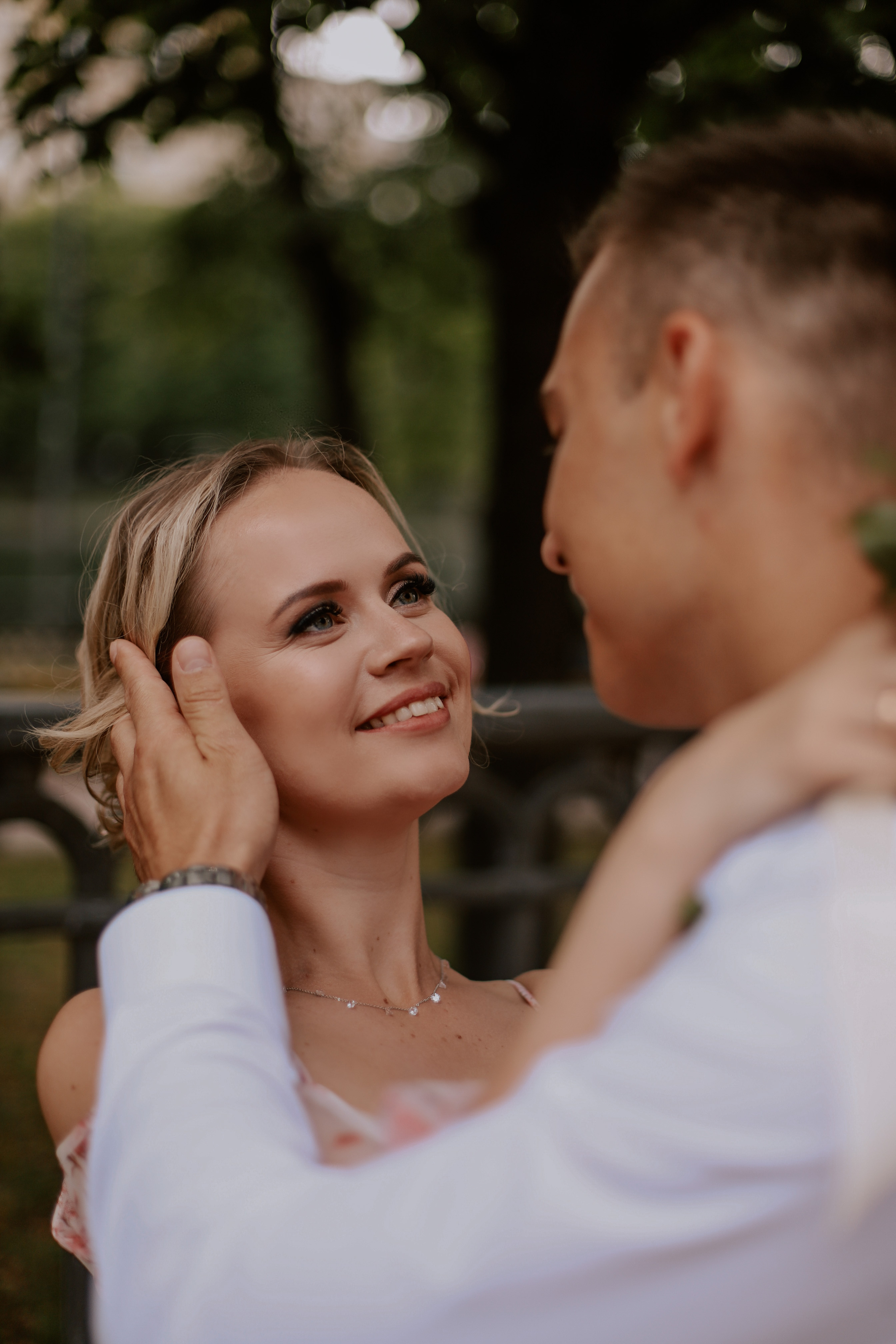 Свадебная прогулка на Патриарших прудах. Фотограф Виктория Волкова