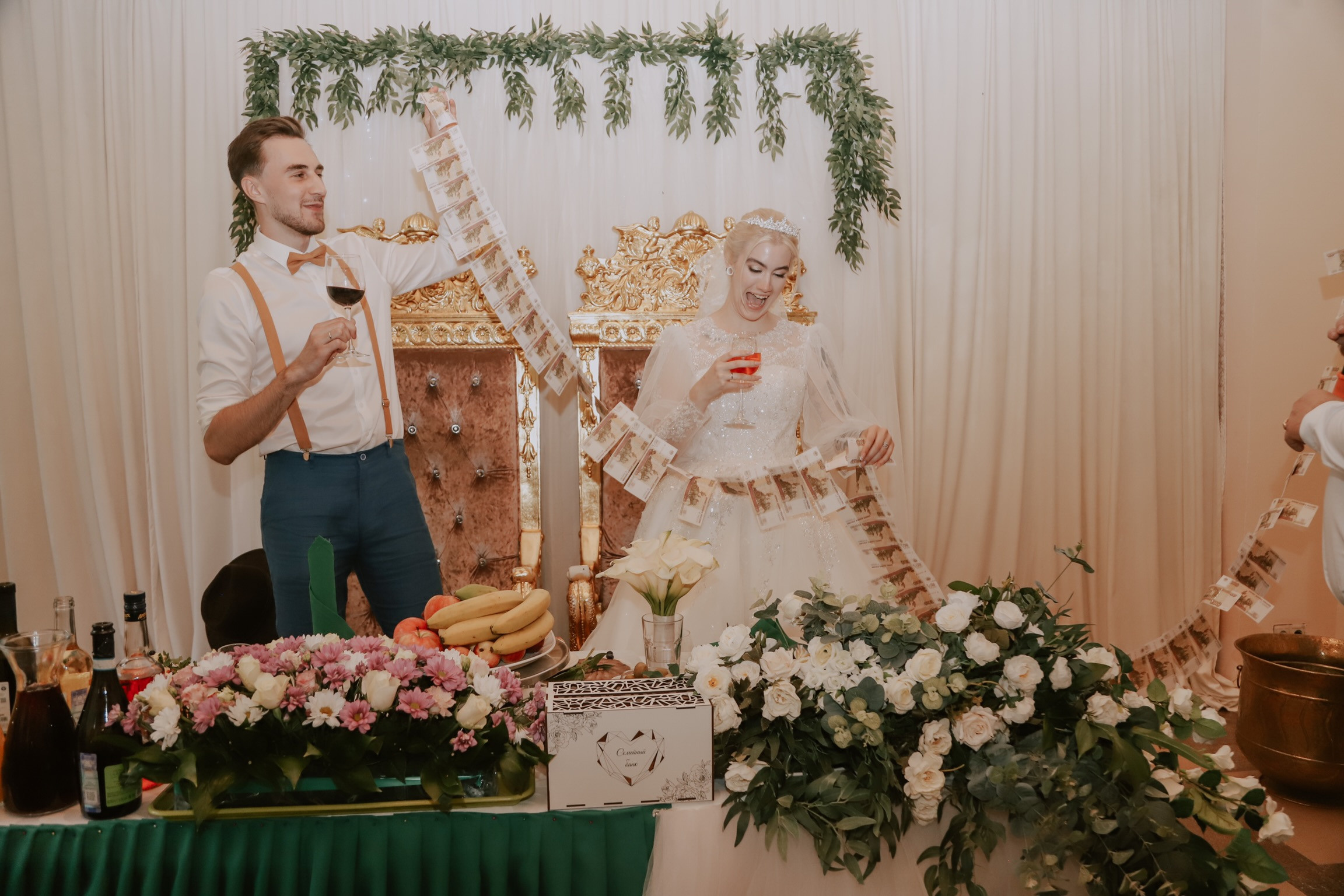 Соня и Денис роспись Царицыно. Фотограф Виктория Волкова