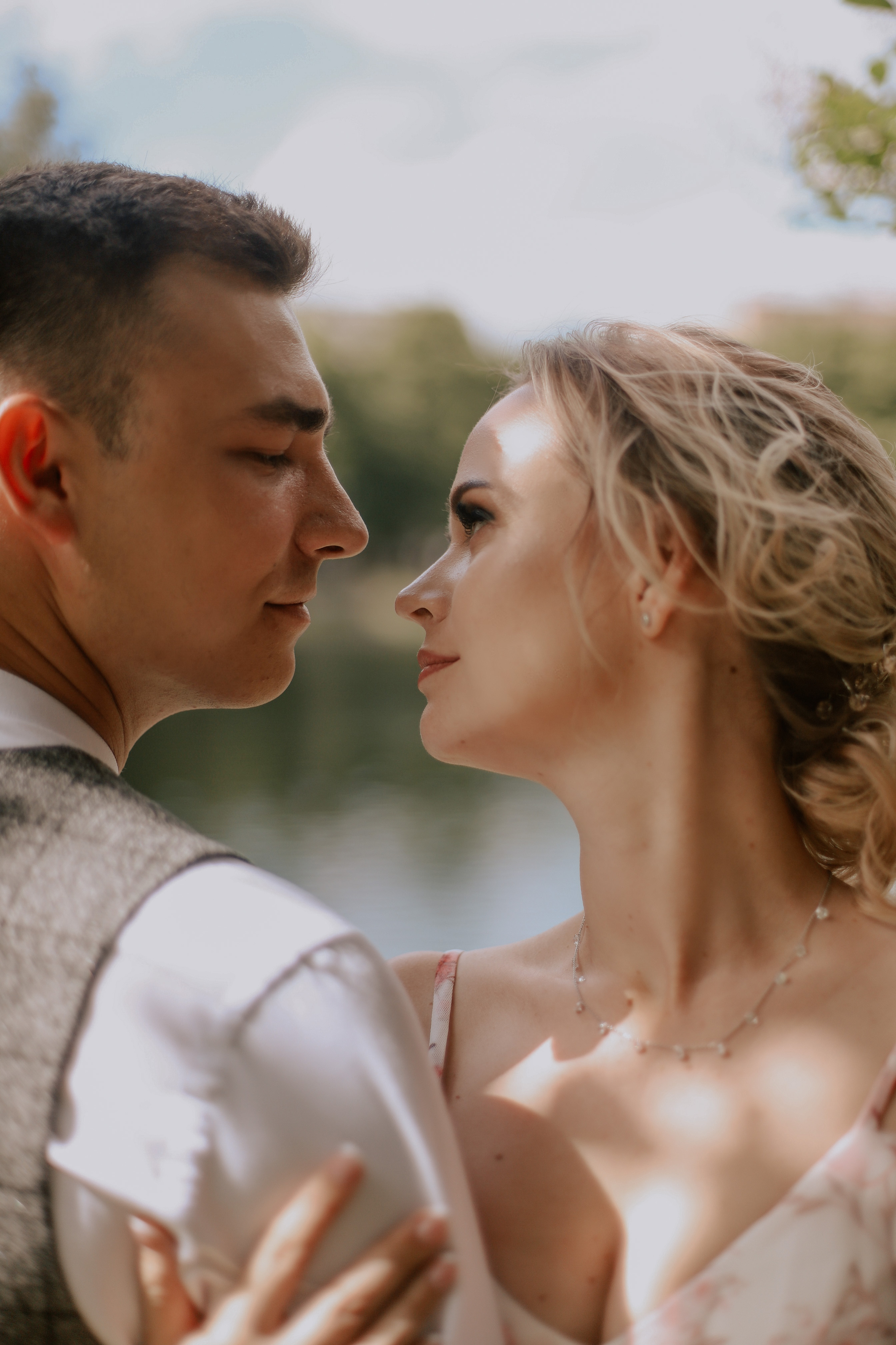 Свадебная прогулка на Патриарших прудах. Фотограф Виктория Волкова