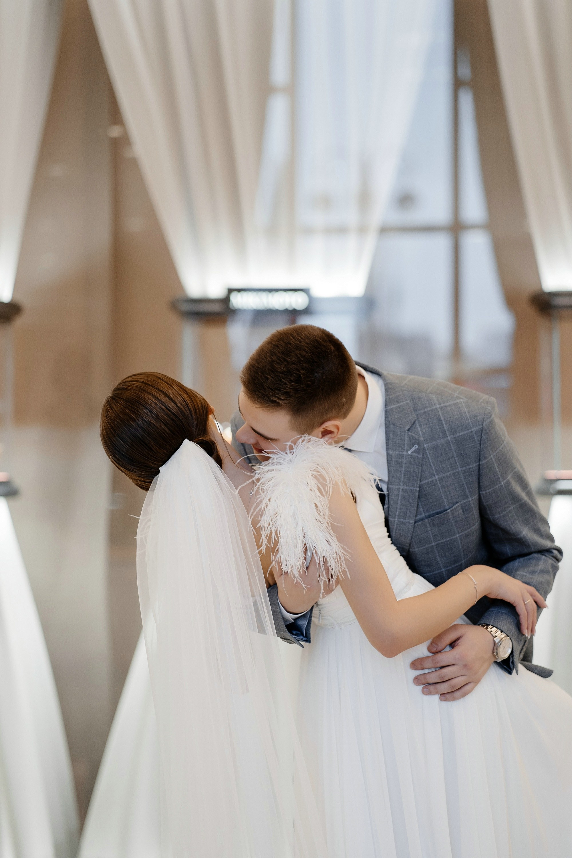 Свадебная фотосессия в Radisson Collection Hotel. Свадебный и семейный фотограф в Москве Светлана Зоткина