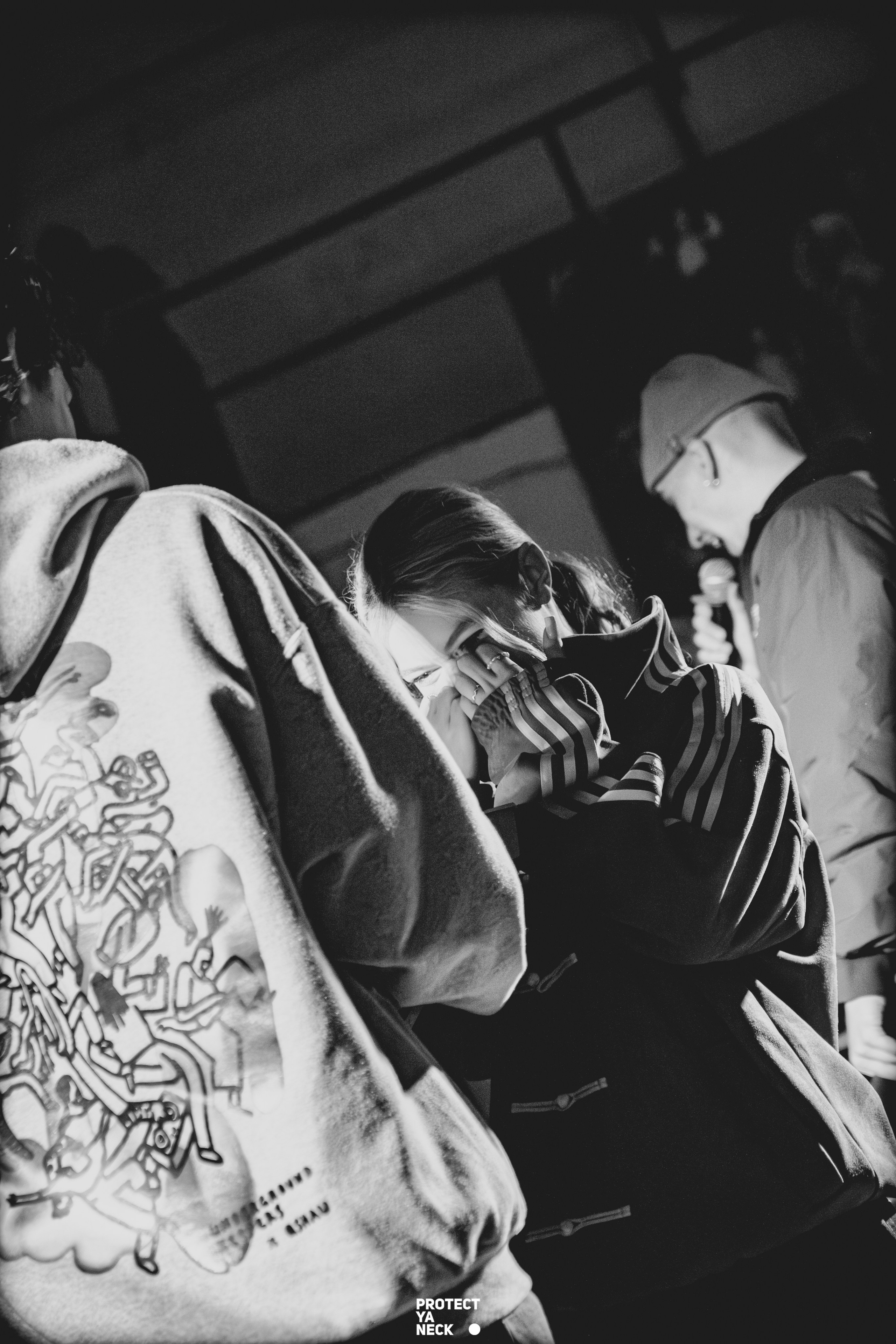 PROTECT YA NECK 22/03 (@youlovebu). Соня бу тебя сфоткала