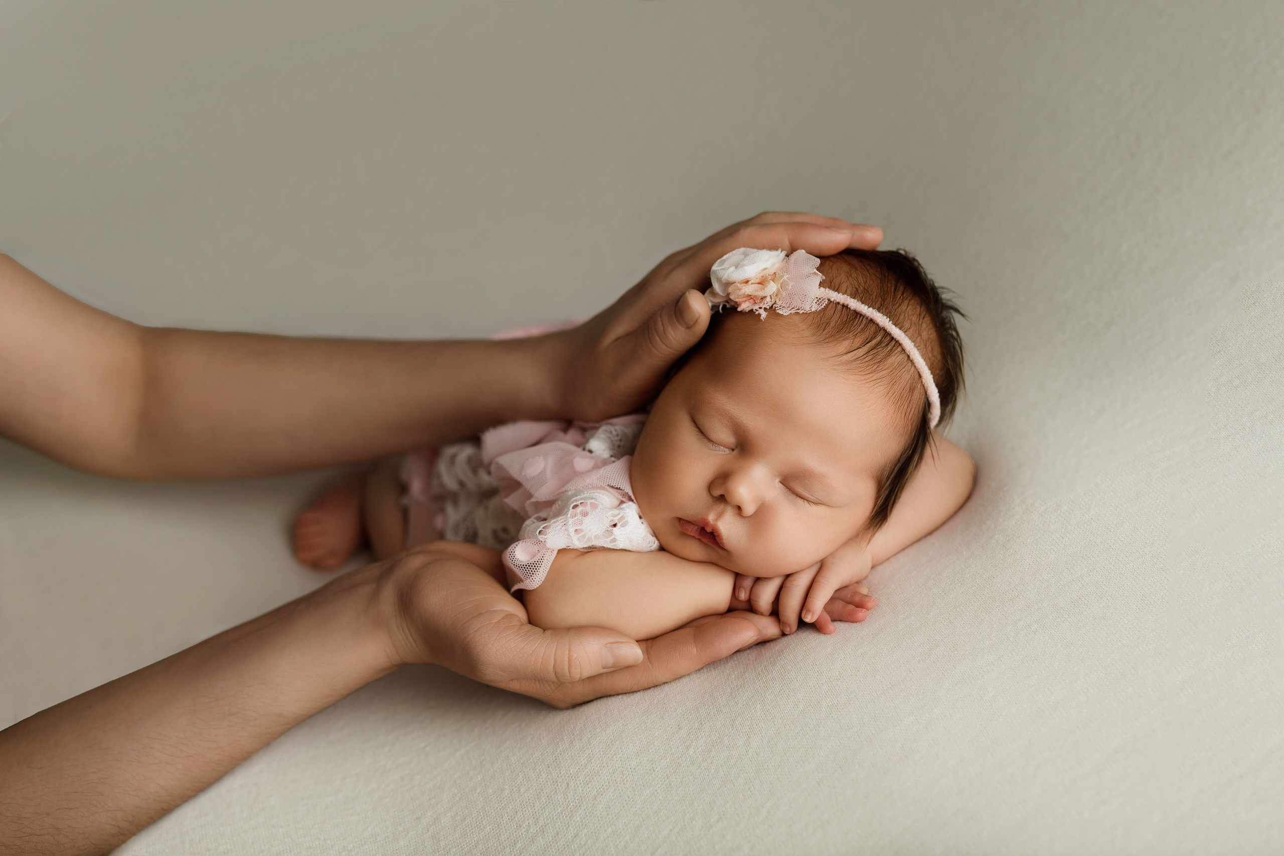 Фотосессия малыша Екатеринбург. Фотосессия новорождённого Екатеринбург. Фотограф newborn Екатеринбург. Фотограф новорожденных Екатеринбург. Фотограф Екатеринбург. Фотосессия Екатеринбург. Фотосессия под ключ Екатеринбург 