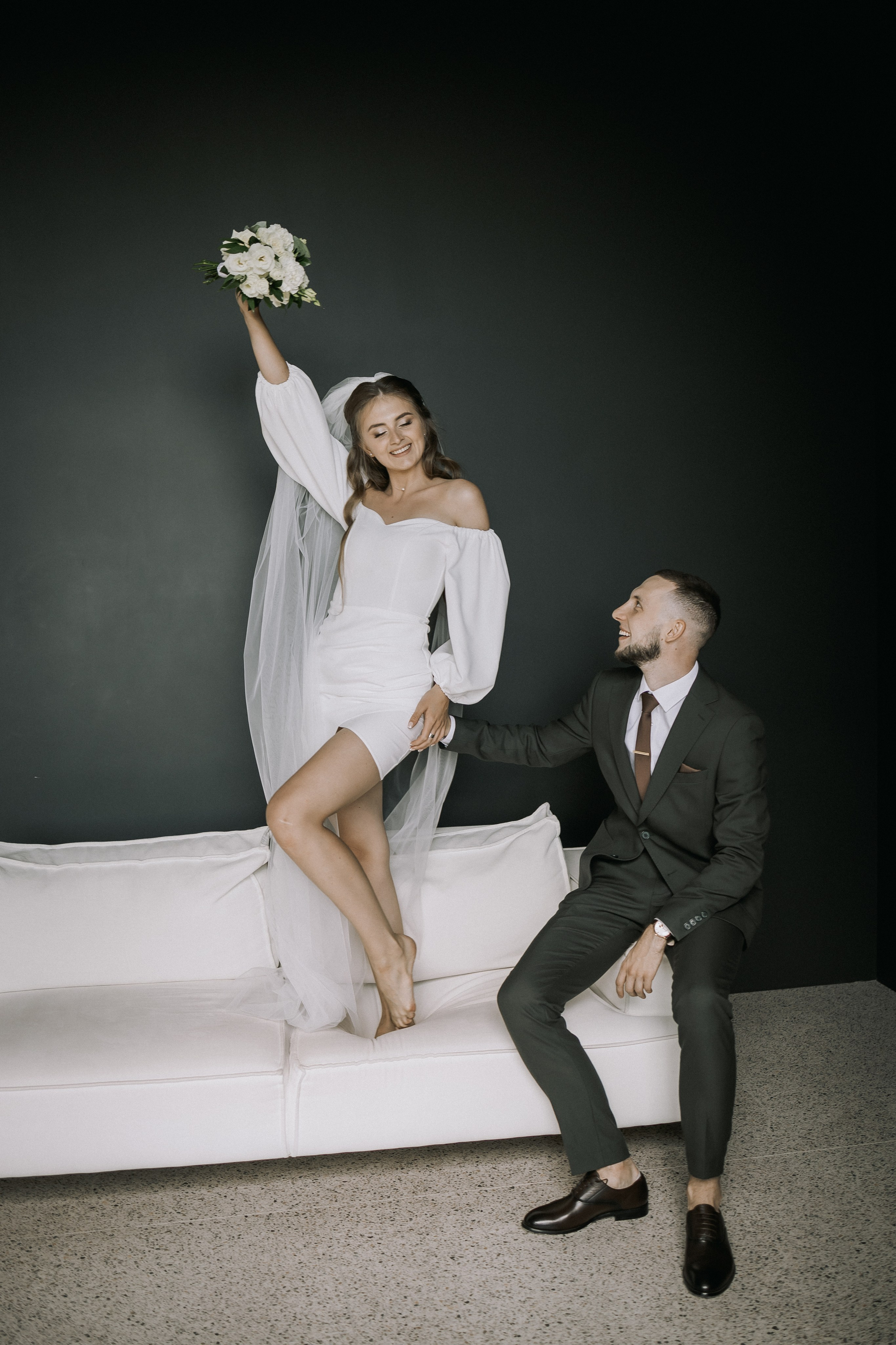 Свадебная прогулка. Эвелина и Дмитрий. Свадебная фотография. Арина Рубах