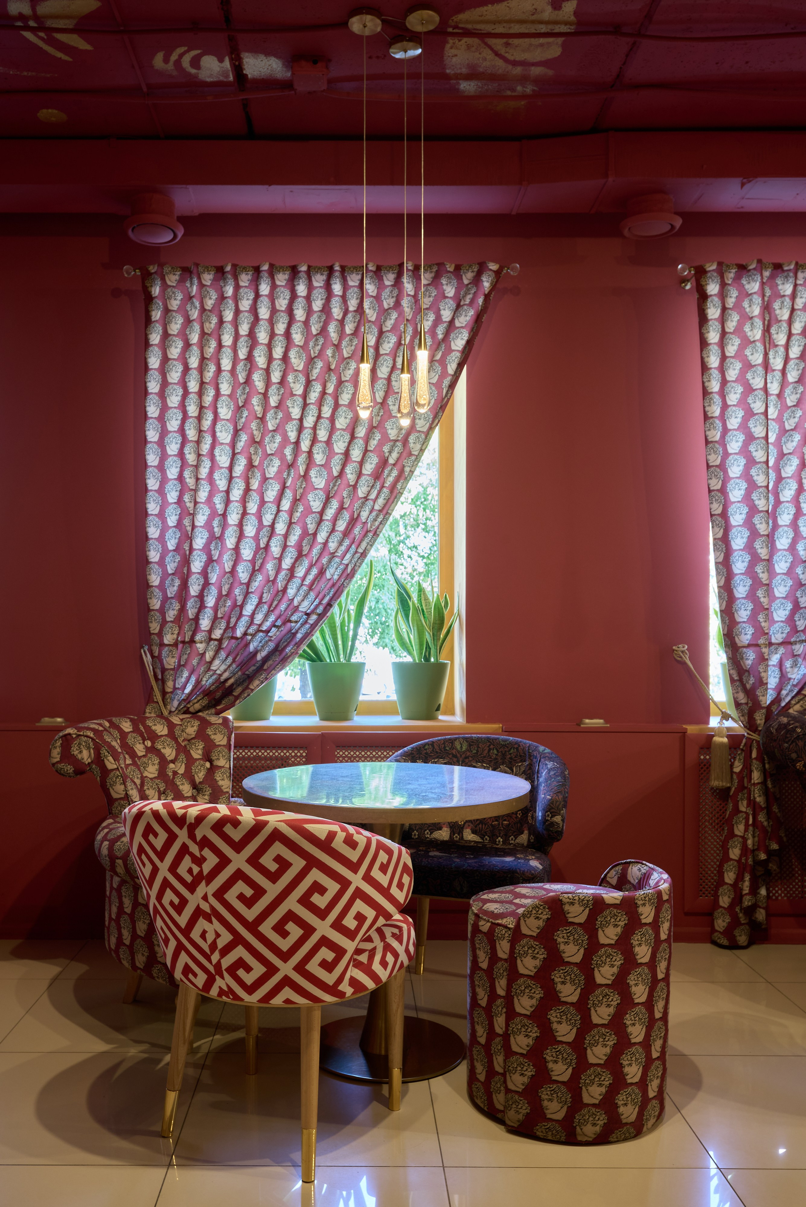 Ресторан М.Оне, Магнитогорск. Абросимов Лев интерьерный и архитектурный фотограф