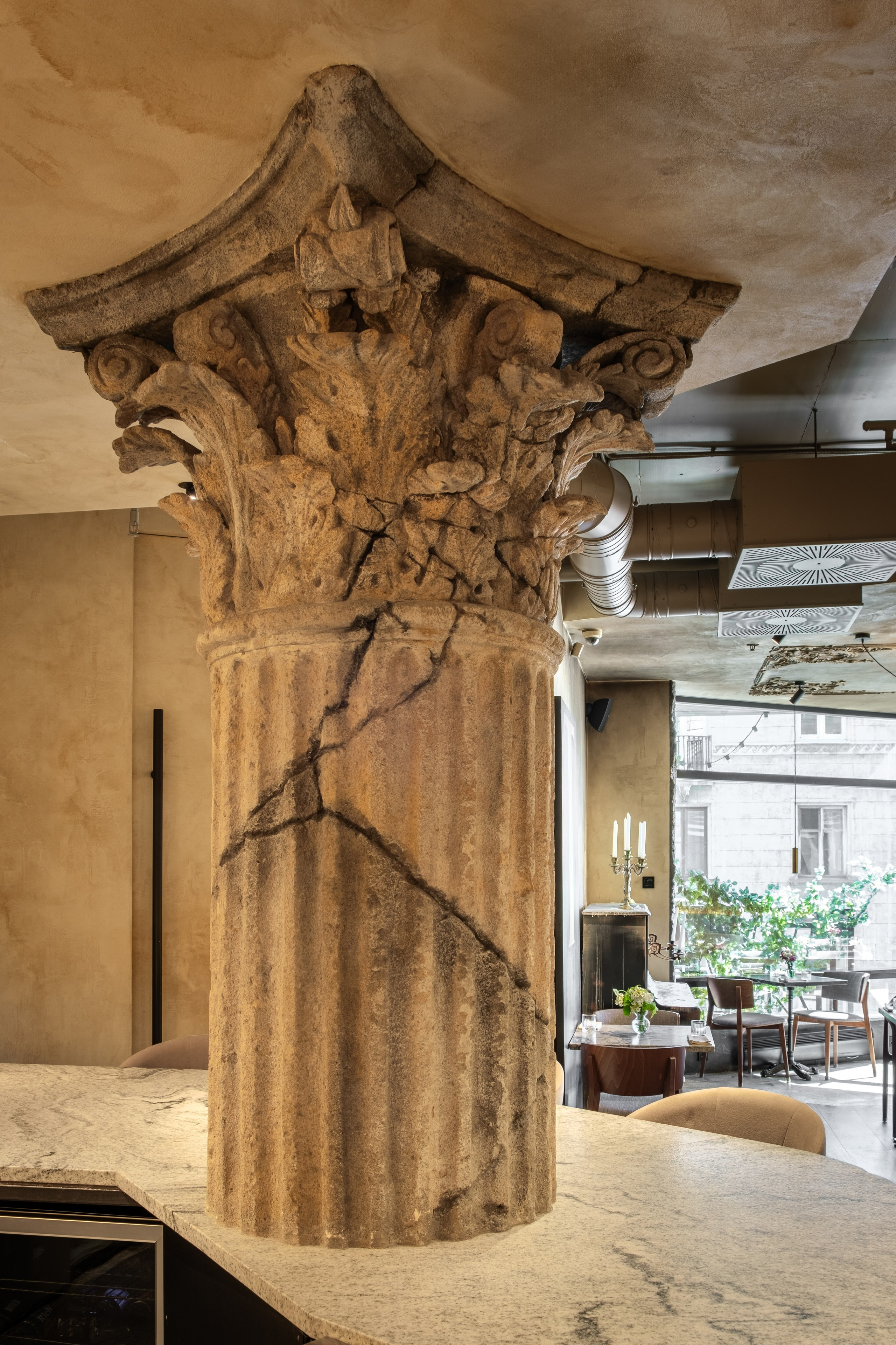 Колонна в баре Tetto