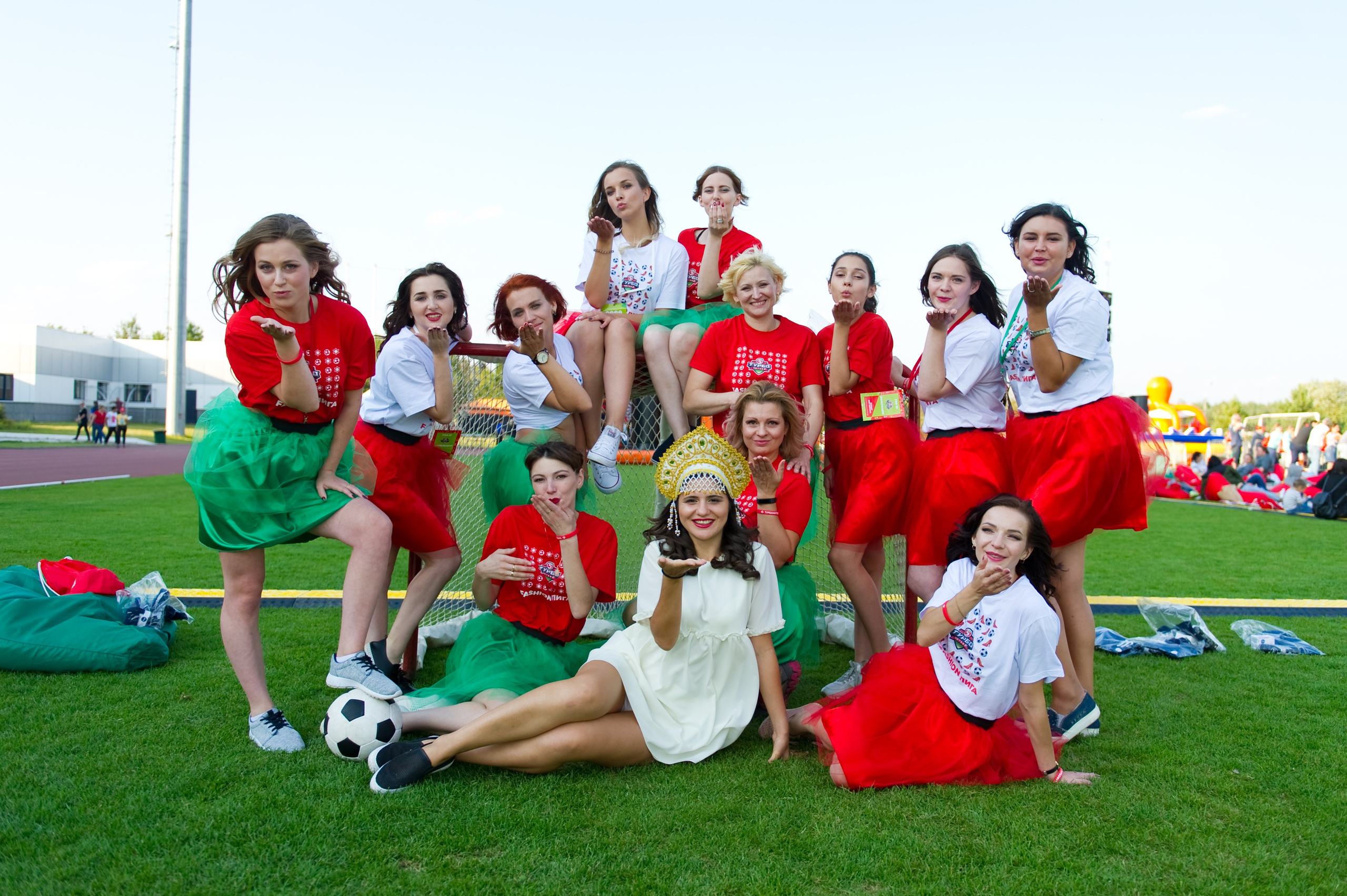 Турбофутбол (корпоративное соревнование «Пятерочки»). Репортажный фотограф и видеограф Слава Думчев. Тимбилдинги, отчетники, корпоративы