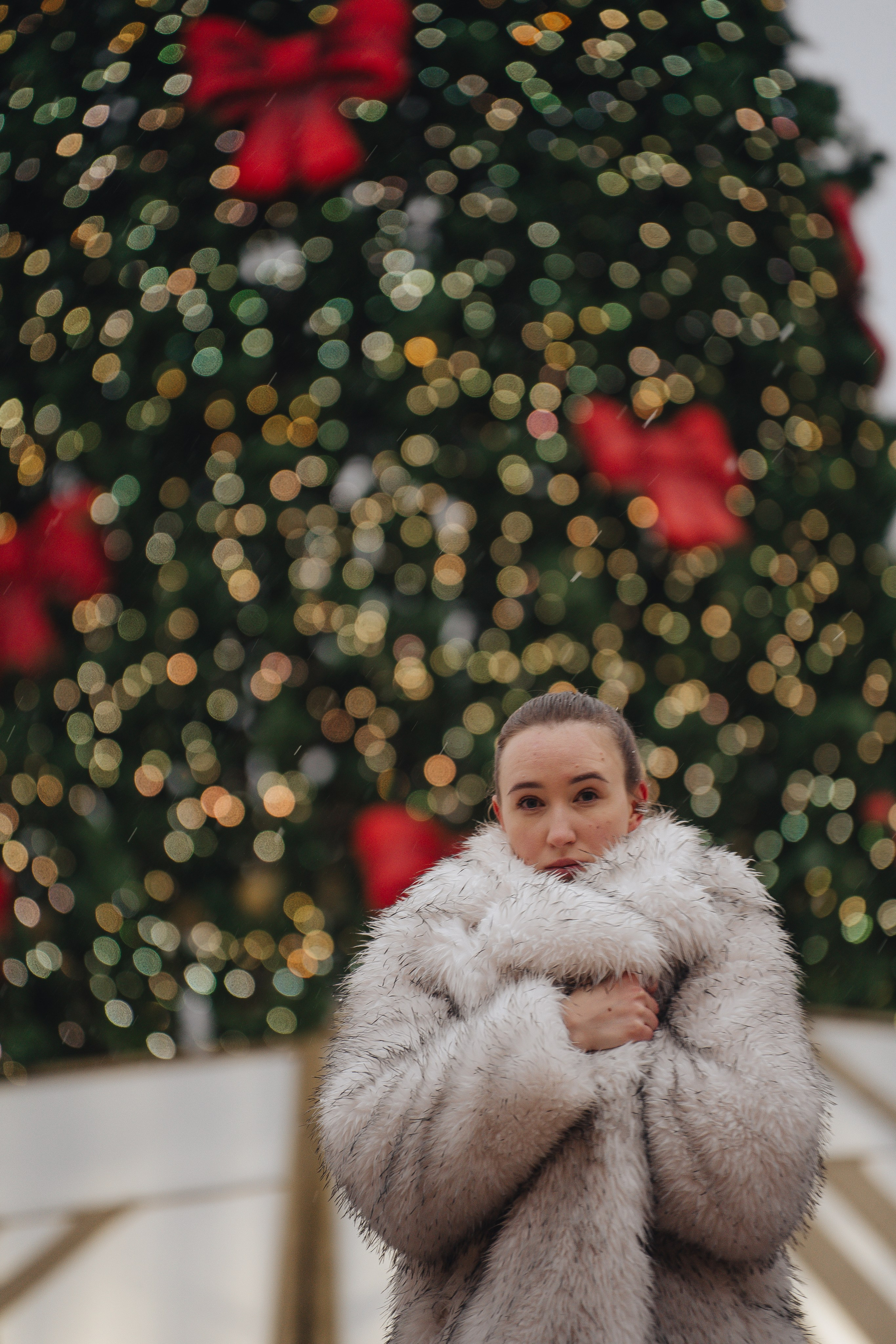 ПРОГУЛКА НА МАНЕЖНОЙ ПЛОЩАДИ ДЛЯ ДЕВУШКИ ПЕРЕД НОВЫМ ГОДОМ (НОВОГОДНЯЯ ФОТОСЕССИИЯ НА МАНЕЖНОЙ ПЛОЩАДИ). Профессиональный фотограф, Санкт-Петербург — Виктория Богомолова
