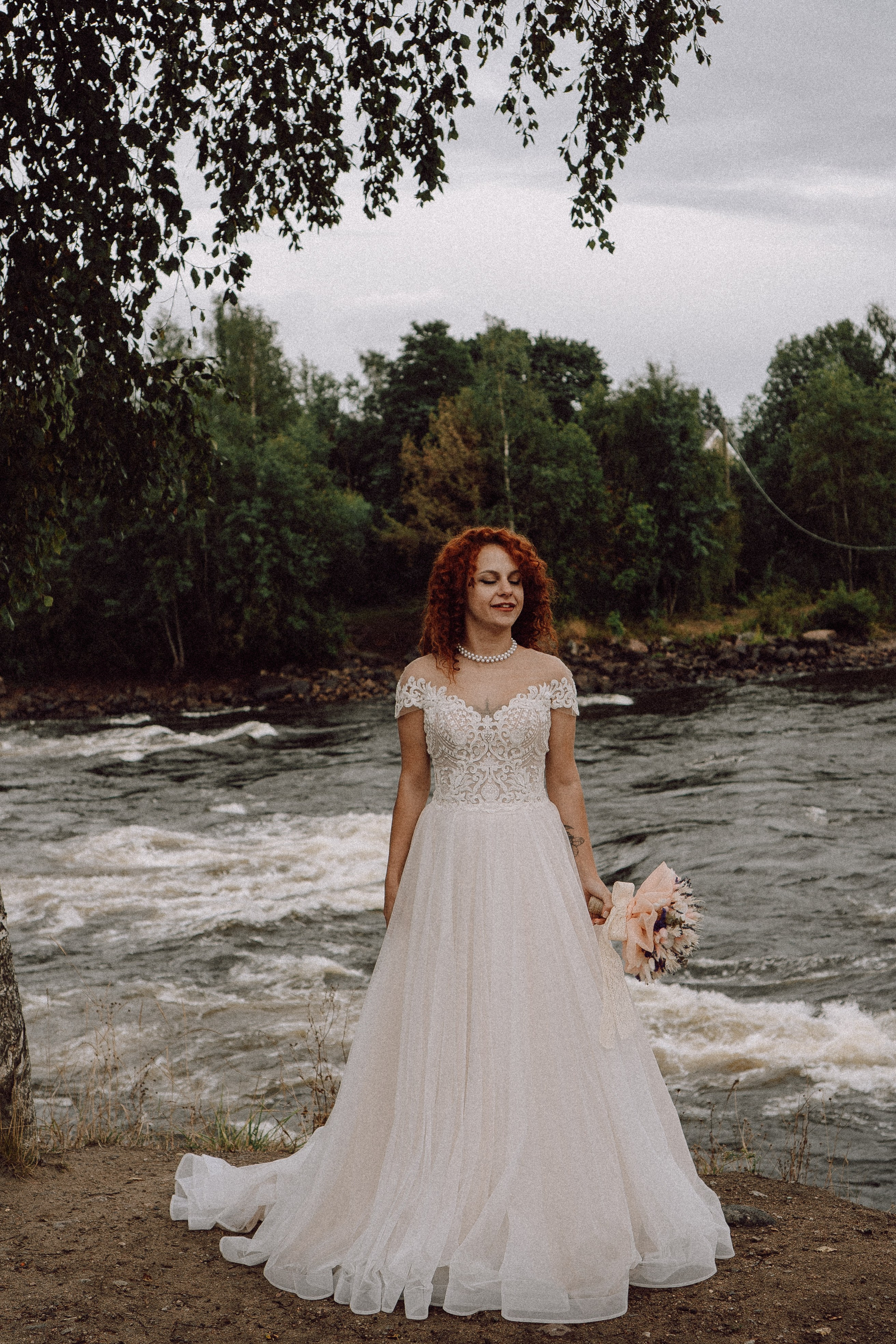 СВАДЕБНАЯ ФОТОСЕССИИЯ ПАРЫ В ГОРОДЕ ПРИОЗЕРСК В СОСНОВОМ ЛЕСУ И С ПИКАПОМ. Профессиональный фотограф, Санкт-Петербург — Виктория Богомолова