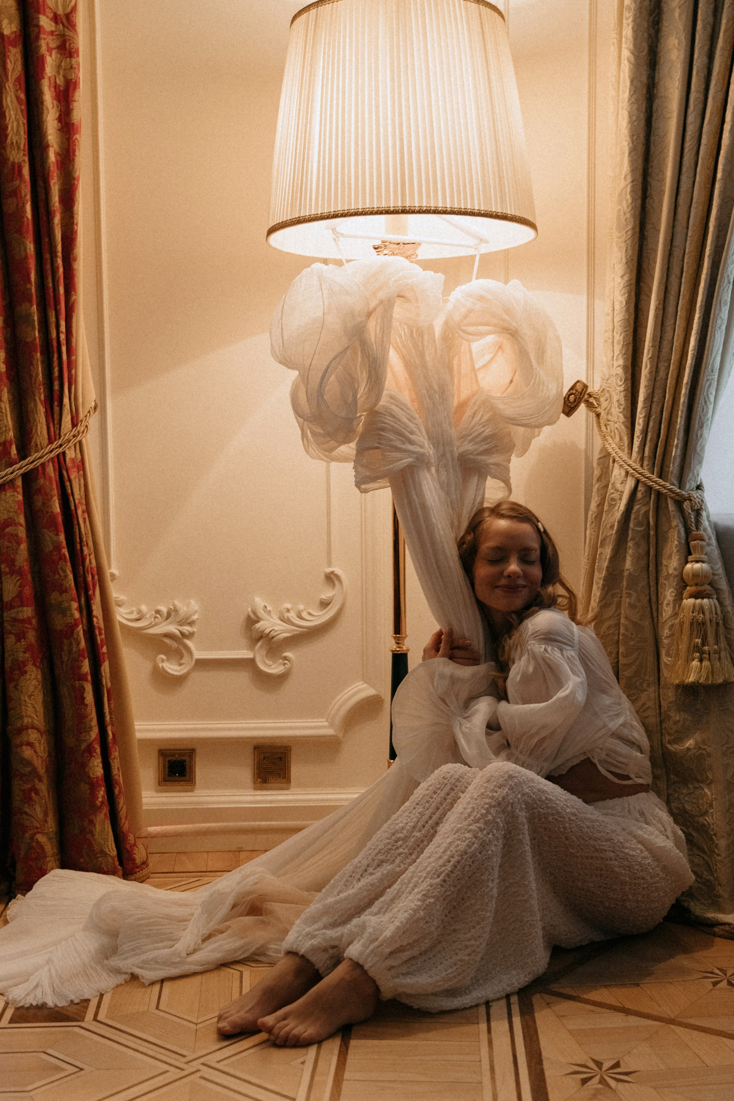 Свадебная фотосъемка в отеле Савой. Свадебный фотограф Москва