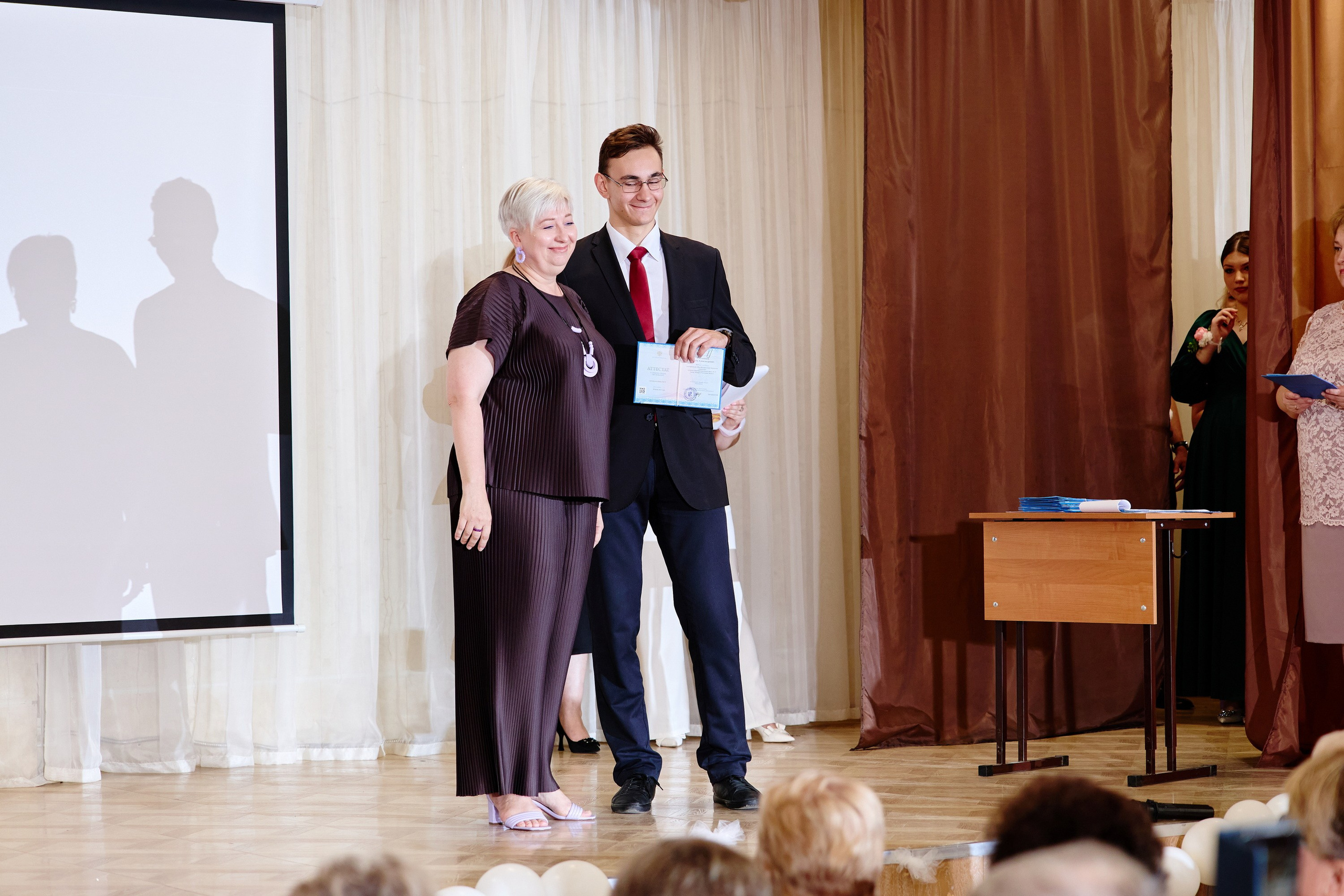 Выпускной 35 Сош. Фотограф Выпускные альбомы Таганрог Сергей Коробченко