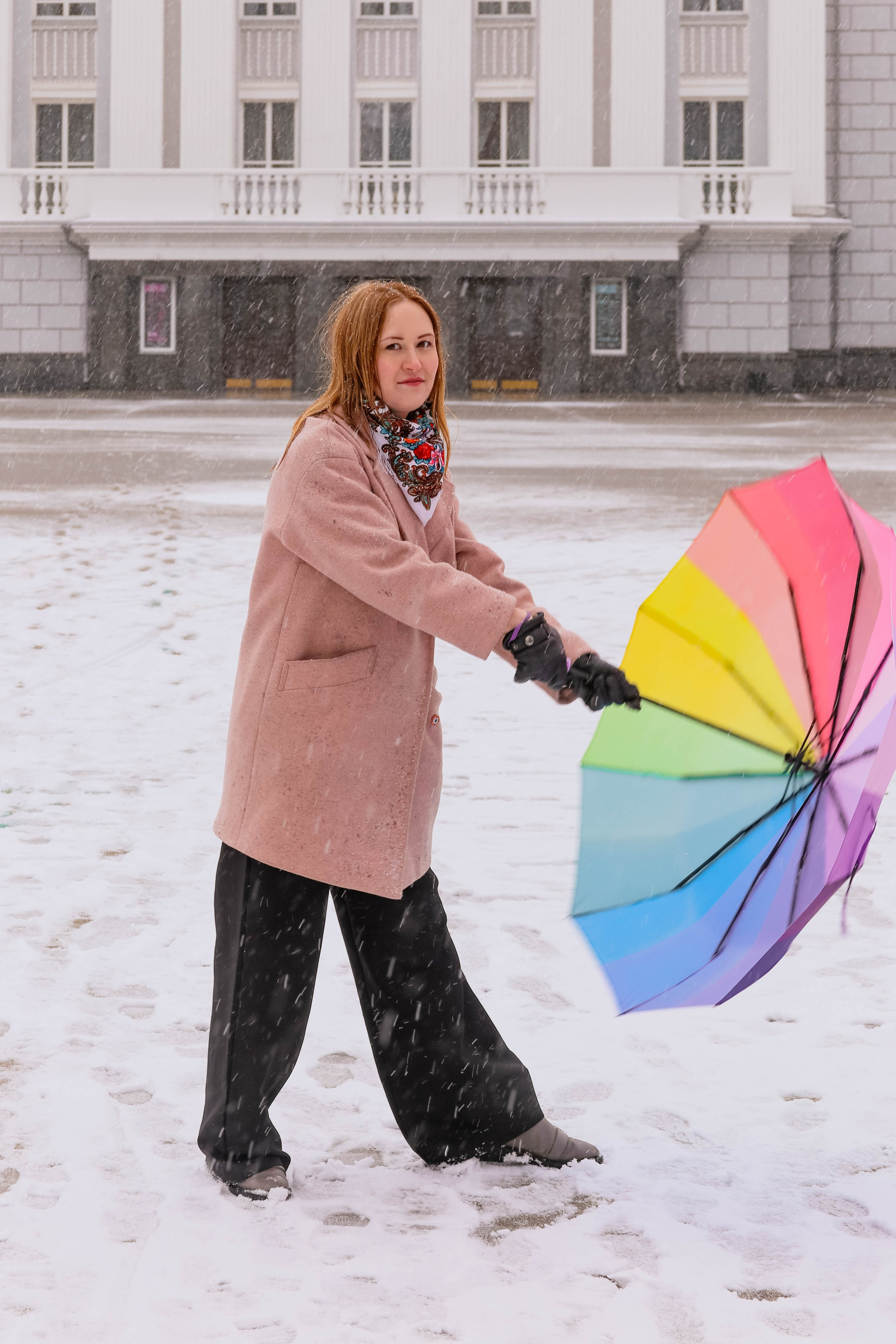 Маша с зонтиком. Фотограф Пермь. Фотосессия в фотостудии Перми и на свежем воздухе