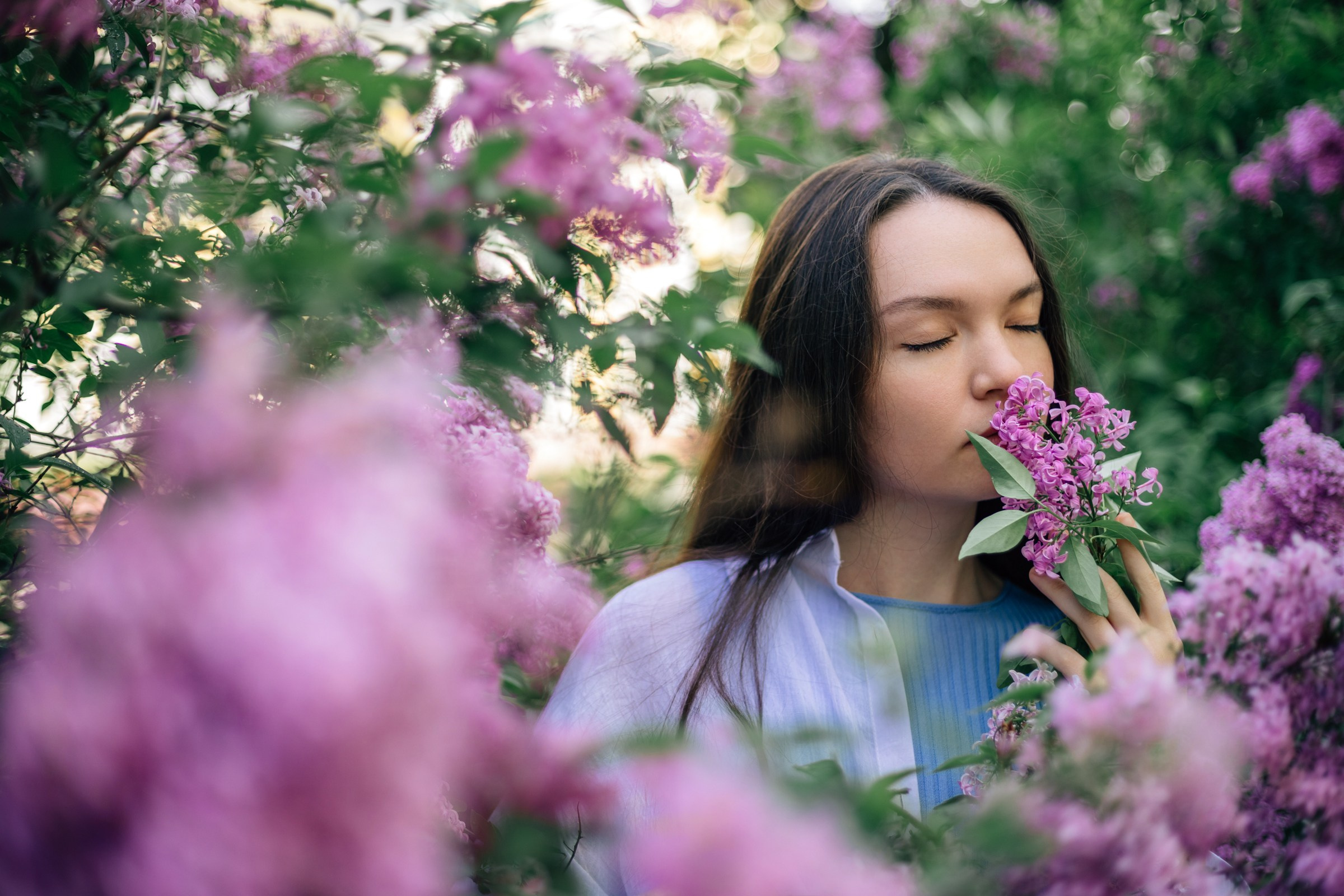 Смазы сирени. Екатерина. Июнь 2025. Фотограф Пермь. Свадьбы. Семья и дети, школа, д. сад. Фотокниги