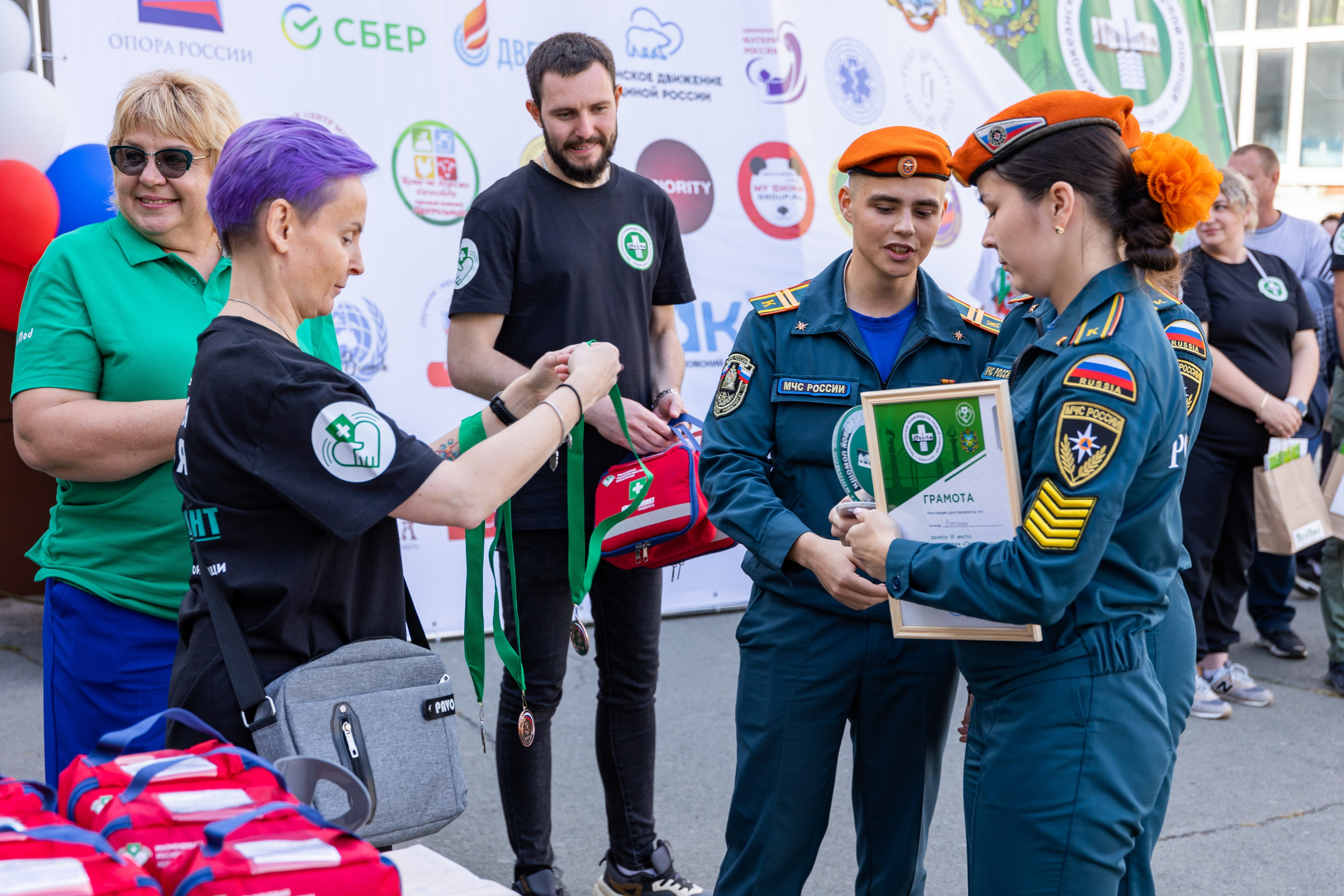 Олимпиада Первой помощи. Выпускные альбомы во Владивостоке