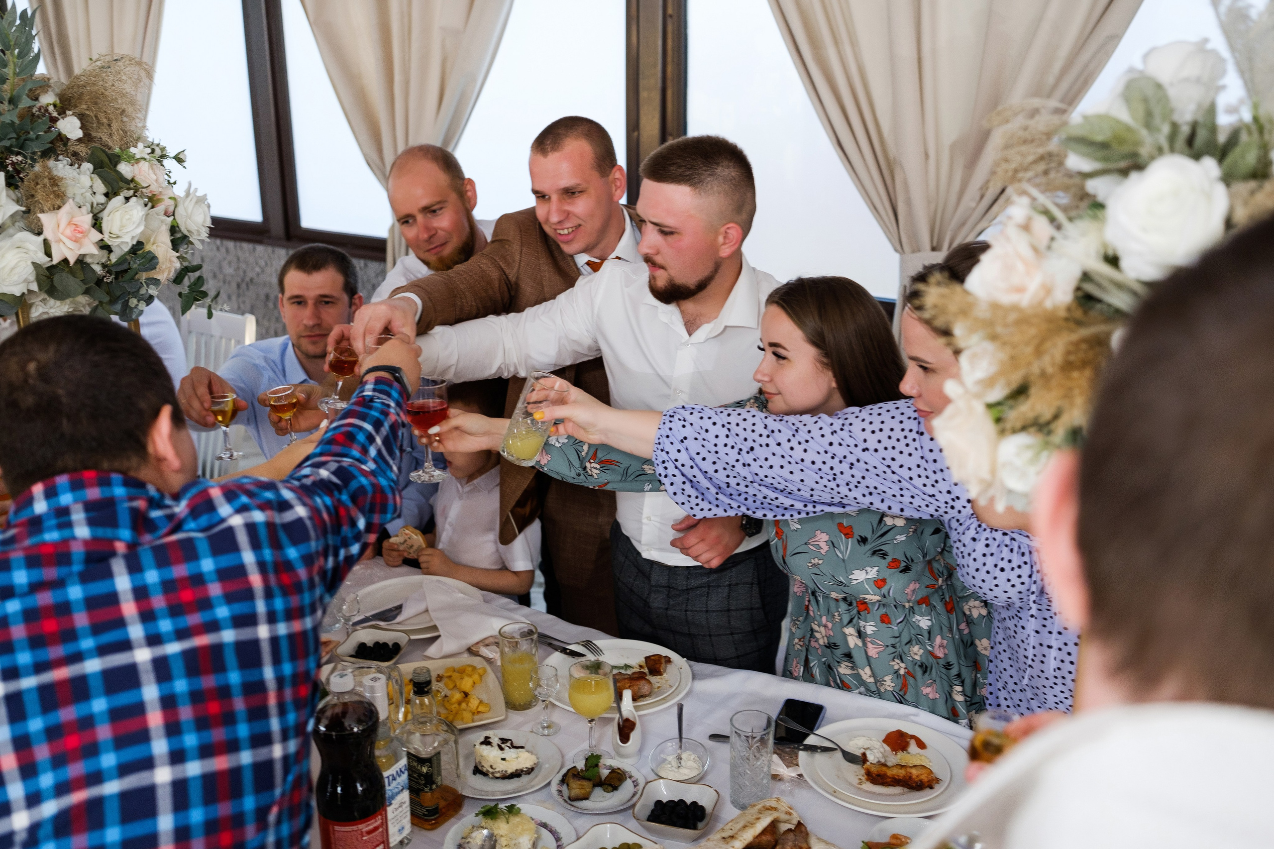 Максим и Дарья. Свадебный фотограф | репортаж | праздники | крещение