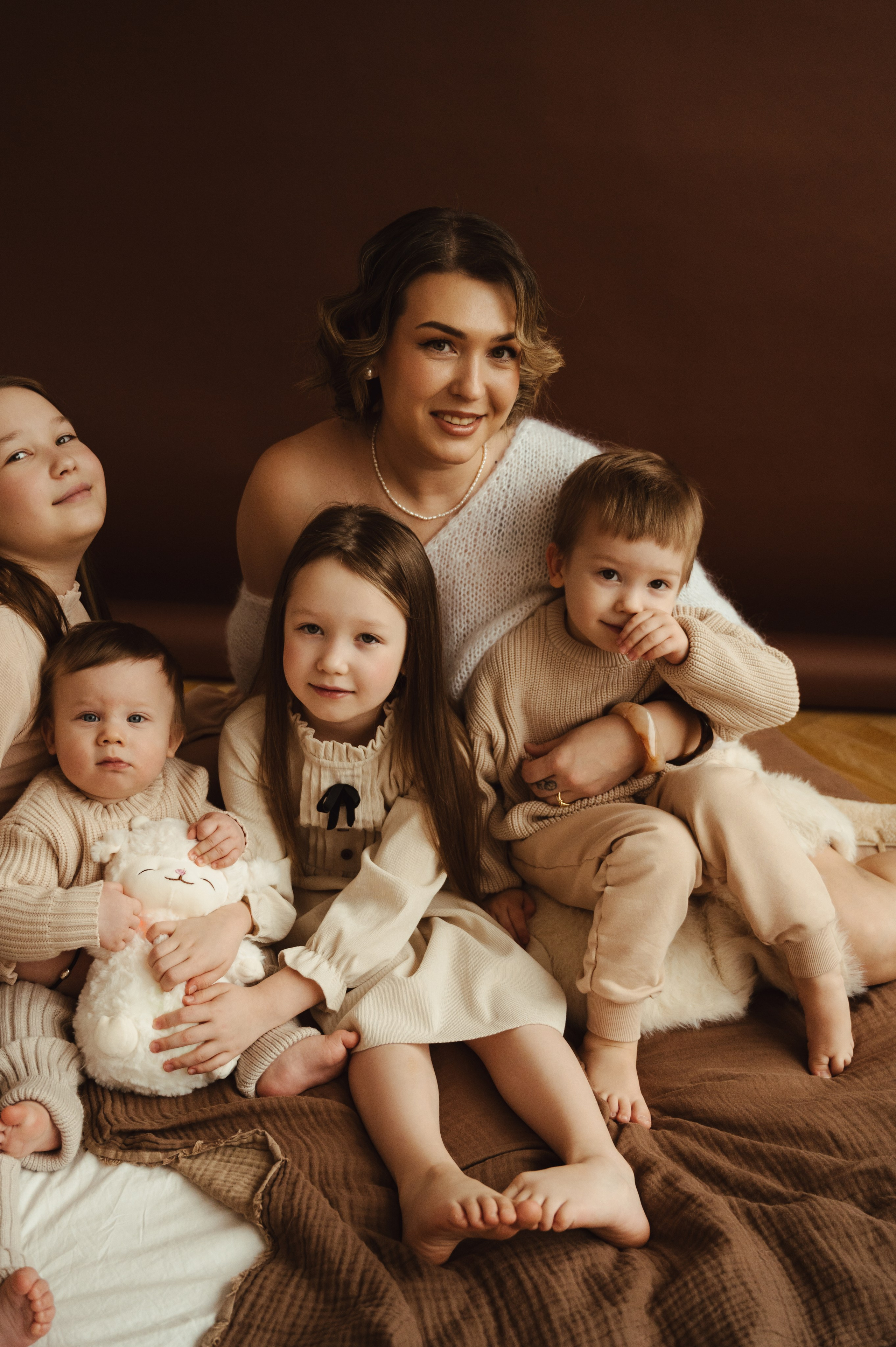 Семейная фотосъемка в Спб. Профессиональный фотограф беременности в СПБ. Стильные фотосессии беременности в стиле минимализм и классическая фотография