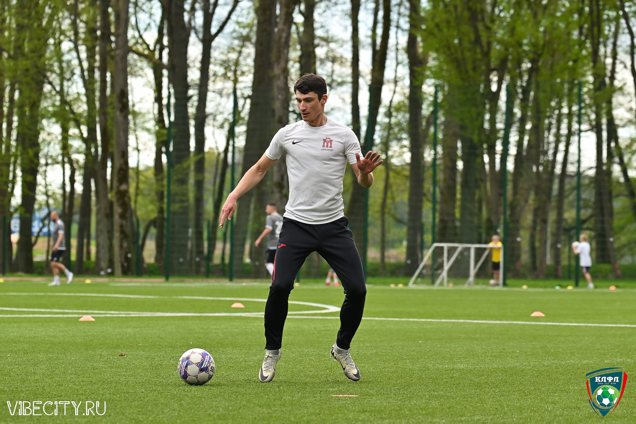 XX ЧЕМПИОНАТ КАЛИНИНГРАДСКОЙ ЛФЛ КАНЦМАРКЕТ39 сезона 2024–2025 гг. VIBECITY.RU Вайб Сити Ру Фоторепортажи Фотоотчеты Калининград